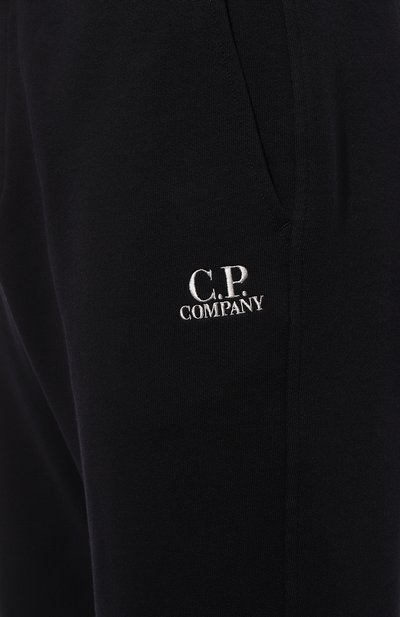 Хлопковые джоггеры C.P. COMPANY темно-синего цвета по цене 28750 руб., арт. 14CMSP135A-005086W, фото 5 Хлопковые джоггеры C.P. COMPANY, арт. 14CMSP135A-005086W, фото 5