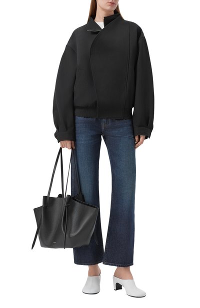 Сумка-тоут mochi large YUZEFI черного цвета по цене 79950 руб., арт. LARGE M0CHI/PEBBLE GRAIN LEATHER, фото 3 Сумка-тоут mochi large YUZEFI, арт. LARGE M0CHI/PEBBLE GRAIN LEATHER, фото 3