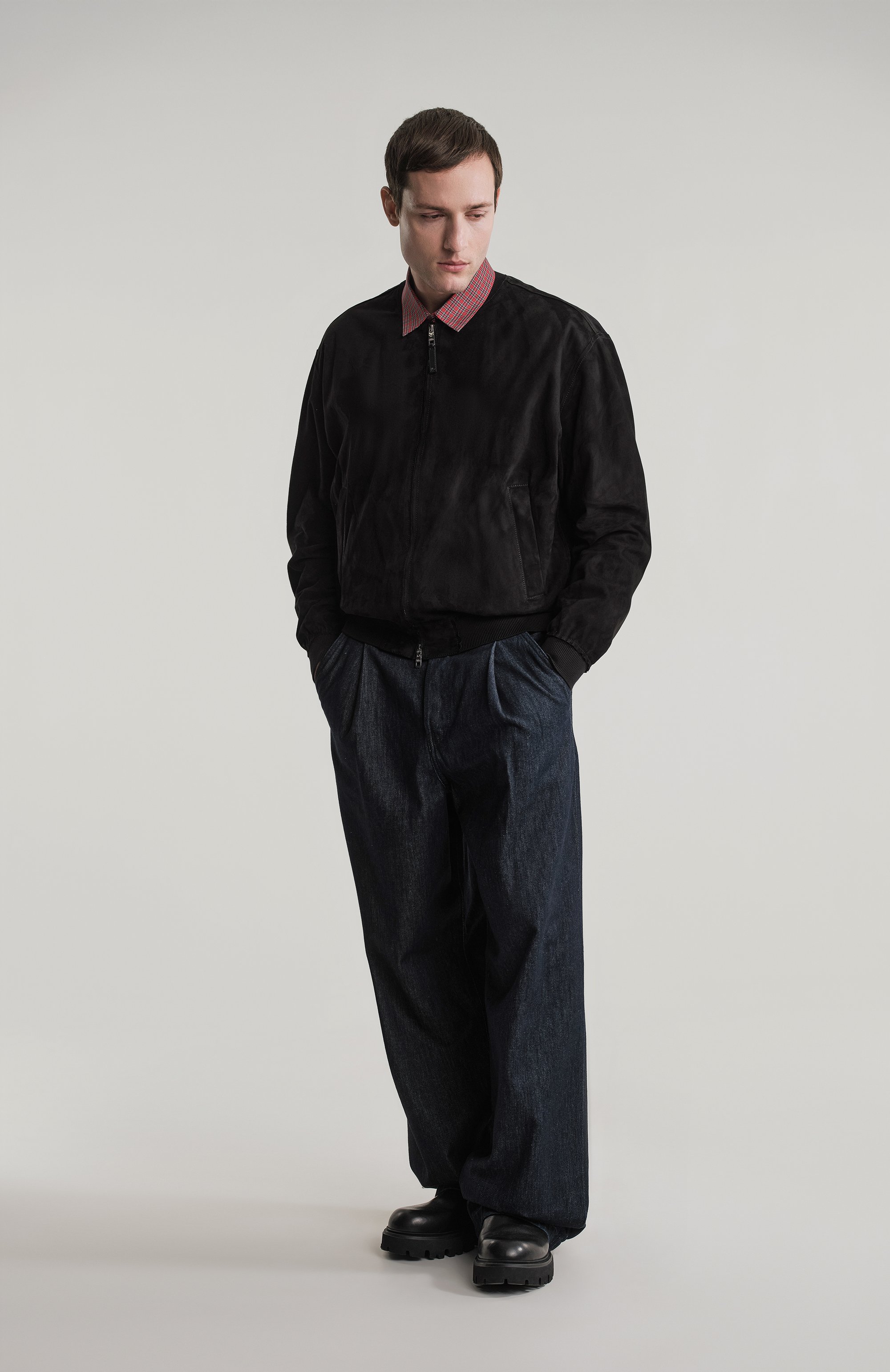 Джинсы DRIES VAN NOTEN темно-синего цвета по цене 48300 руб., арт. 242-020934-9378, фото 6 Джинсы DRIES VAN NOTEN, арт. 242-020934-9378, фото 6