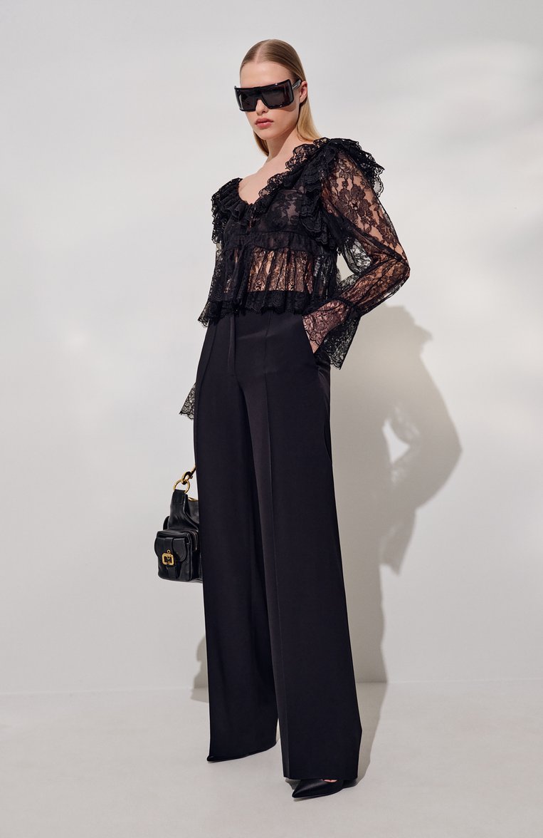 Женские брюки из вискозы BALMAIN черного цвета, арт. EF0P0160/VB00 | Фото 7 (Материал внешний: Вискоза; Силуэт Ж (брюки и джинсы): Широкие; Случай: Формальный; Женское Кросс-КТ: Брюки-одежда; Стили: Классический; Длина (брюки, джинсы): Стандартные)