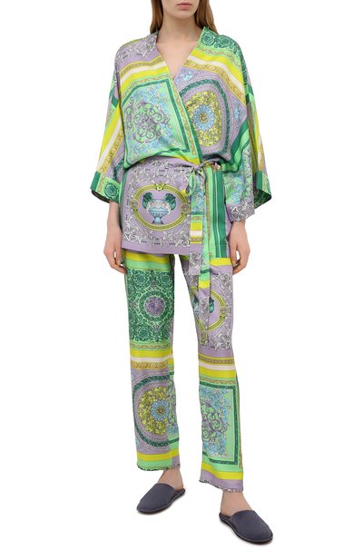 Шелковый халат VERSACE сиреневого цвета по цене 151000 руб., арт. AUD05058/1F00508, фото 2 Шелковый халат VERSACE, арт. AUD05058/1F00508, фото 2