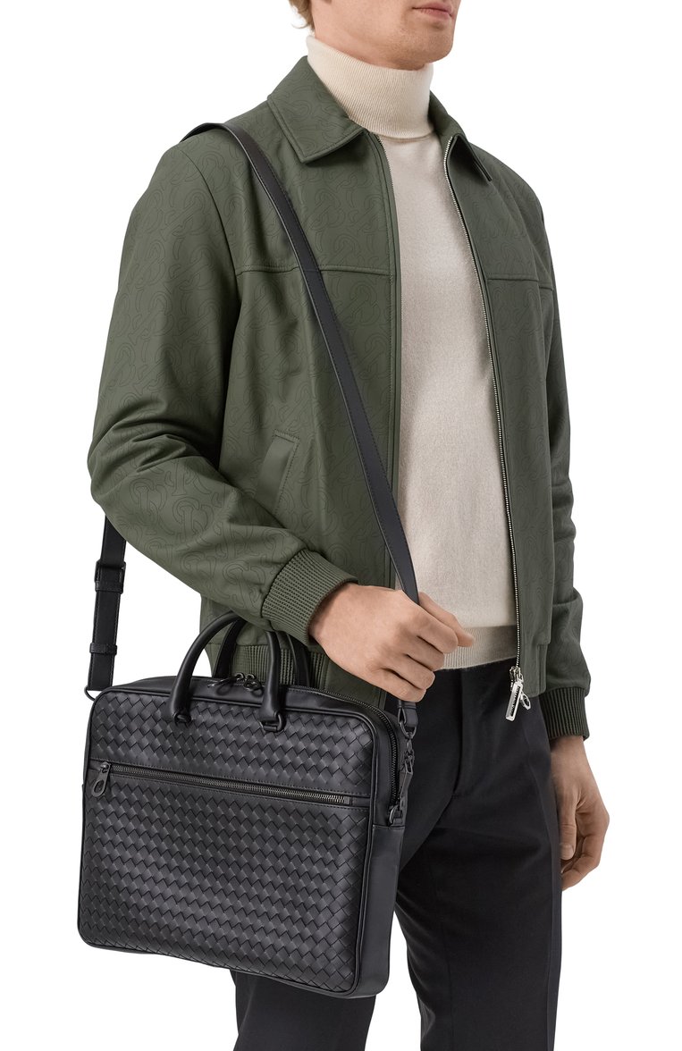 Мужская портфель BOTTEGA VENETA черного цвета, арт. 516110/V47W1 | Фото 2 (Сумки-технические: Портфели; Ремень/цепочка: На ремешке; Размер: large; Материал: Натуральная кожа)