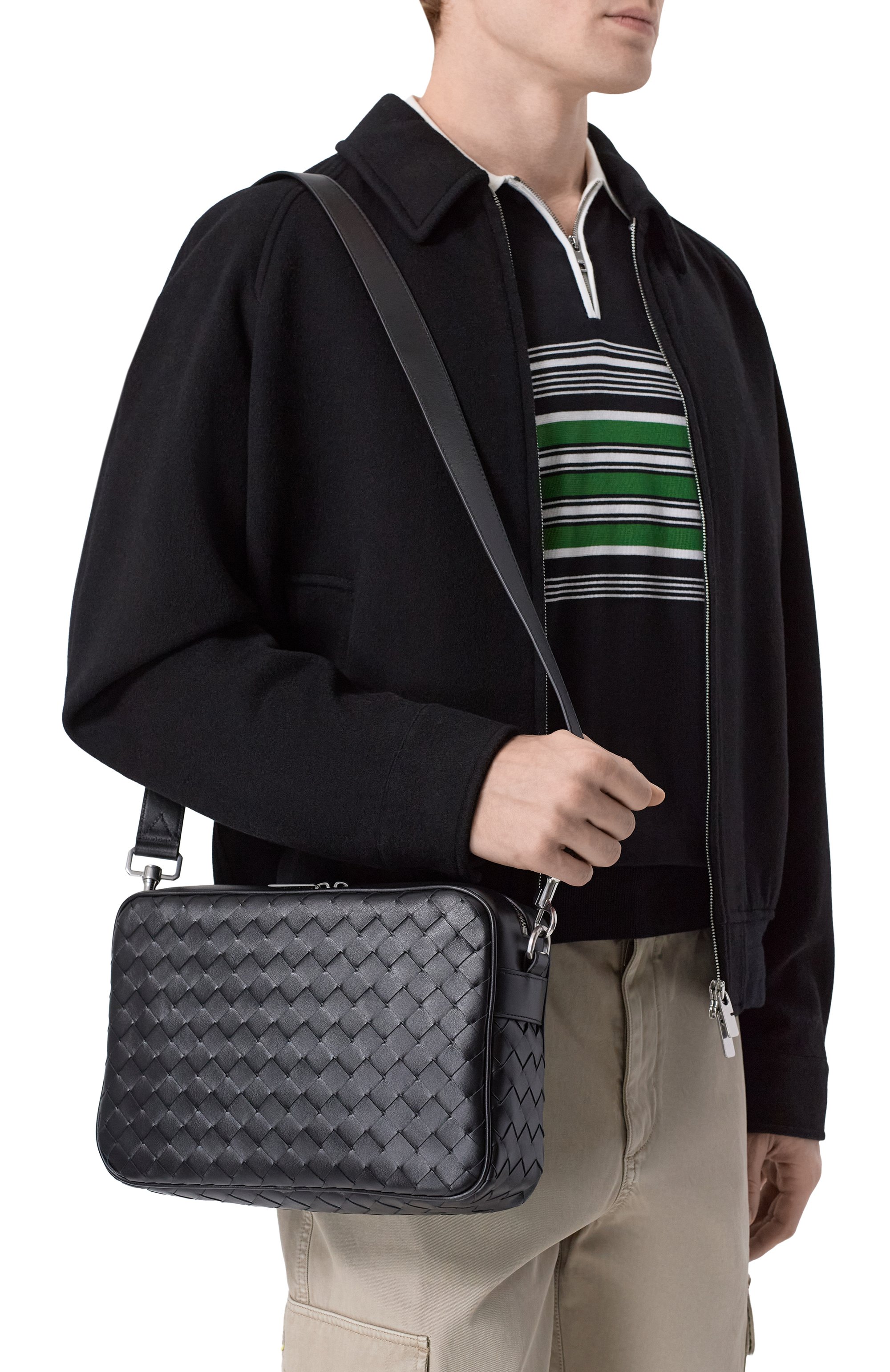 Сумка intrecciato BOTTEGA VENETA черного цвета по цене 346500 руб., арт. 755925/V2HL1, фото 2 Сумка intrecciato BOTTEGA VENETA, арт. 755925/V2HL1, фото 2