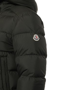 Мужская пуховик cardere MONCLER хаки цвета, арт. 1A001.82/54A81 | Фото 5 (Мужское Кросс-КТ: пуховик-короткий; Рукава: Длинны�е; Материал внешний: Синтетический материал; Материал сплава: Проставлено; Стили: Милитари; Драгоценные камни: Проставлено; Длина (верхняя одежда): Короткие; Материал утеплителя: Пух и перо)