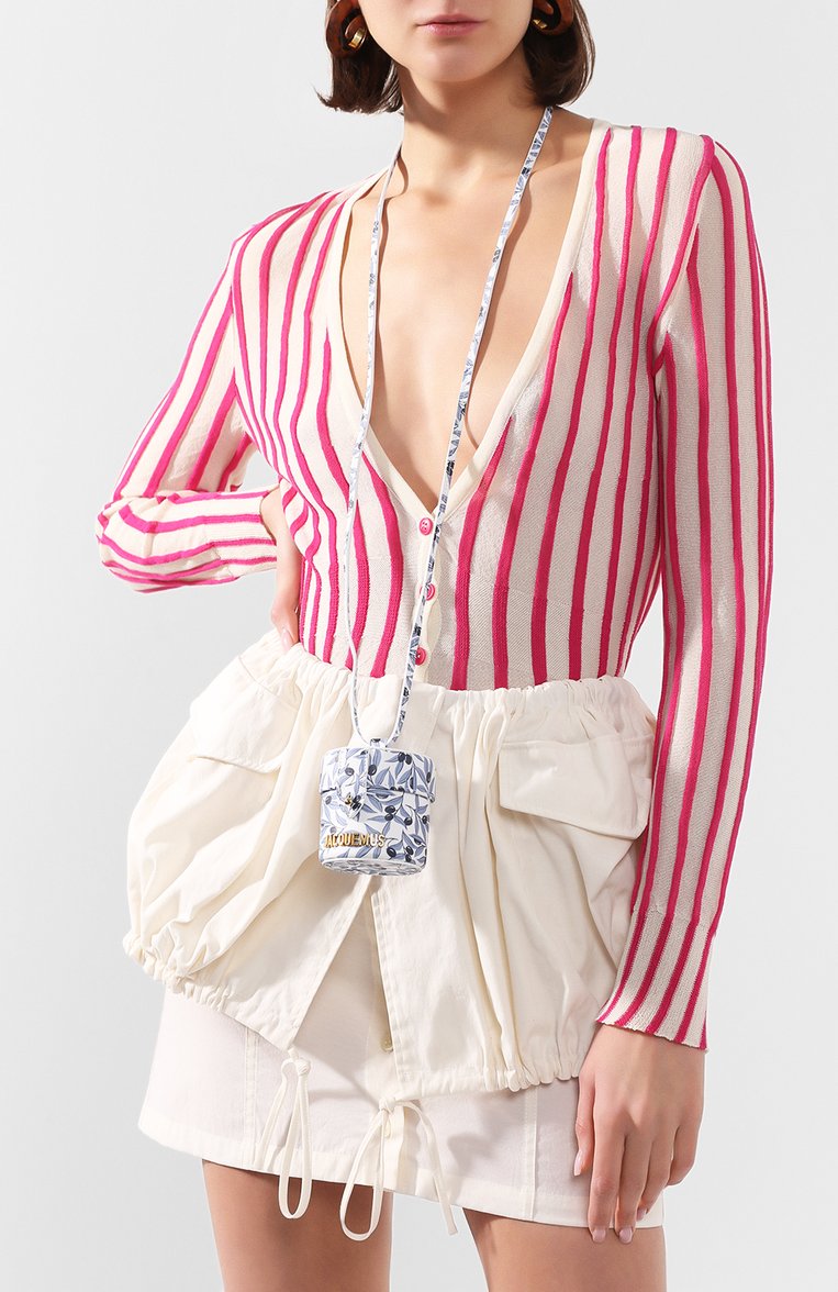 Женская сумка le vanity JACQUEMUS голубого цвета, арт. 201AC16/58030 | Фото 2 (Материал: Натуральная кожа; Ремень/цепочка: На ремешке; Размер: mini; Сумки-технические: Сумки через плечо; Материал сплава: Проставлено; Региональные ограничения белый список (Axapta Mercury): Не проставлено; Драгоценные камни: Проставлено)