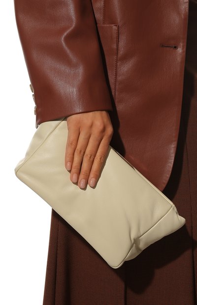 Клатч pochette FRENZLAUER кремового цвета по цене 59850 руб., арт. P0CHETTE, фото 2 Клатч pochette FRENZLAUER, арт. P0CHETTE, фото 2