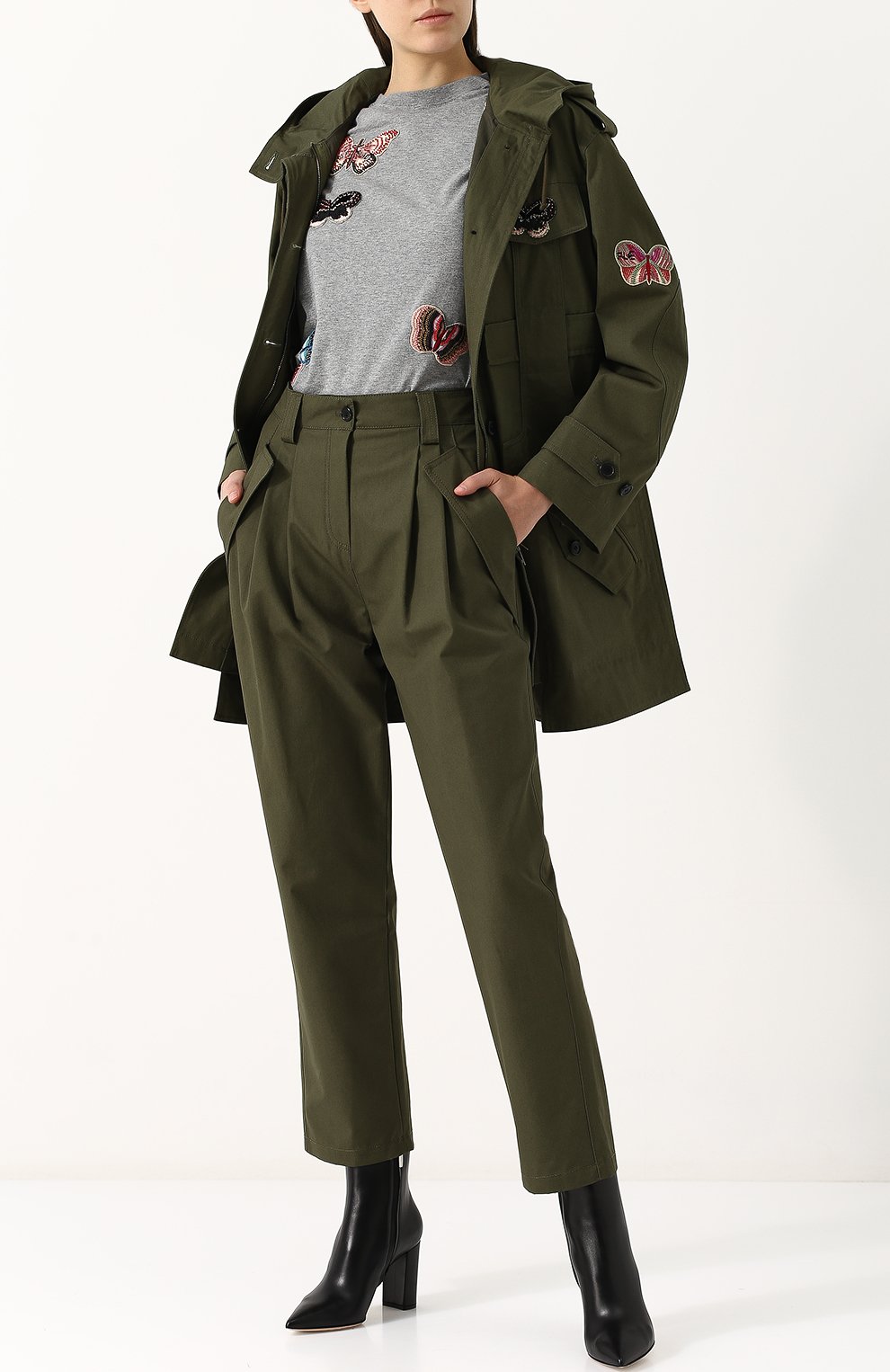 Футболка прямого кроя с отделкой в виде бабочек VALENTINO серого цвета по цене 151500 руб., арт. PB3MG06U/3P7, фото 2 Футболка прямого кроя с отделкой в виде бабочек VALENTINO, арт. PB3MG06U/3P7, фото 2