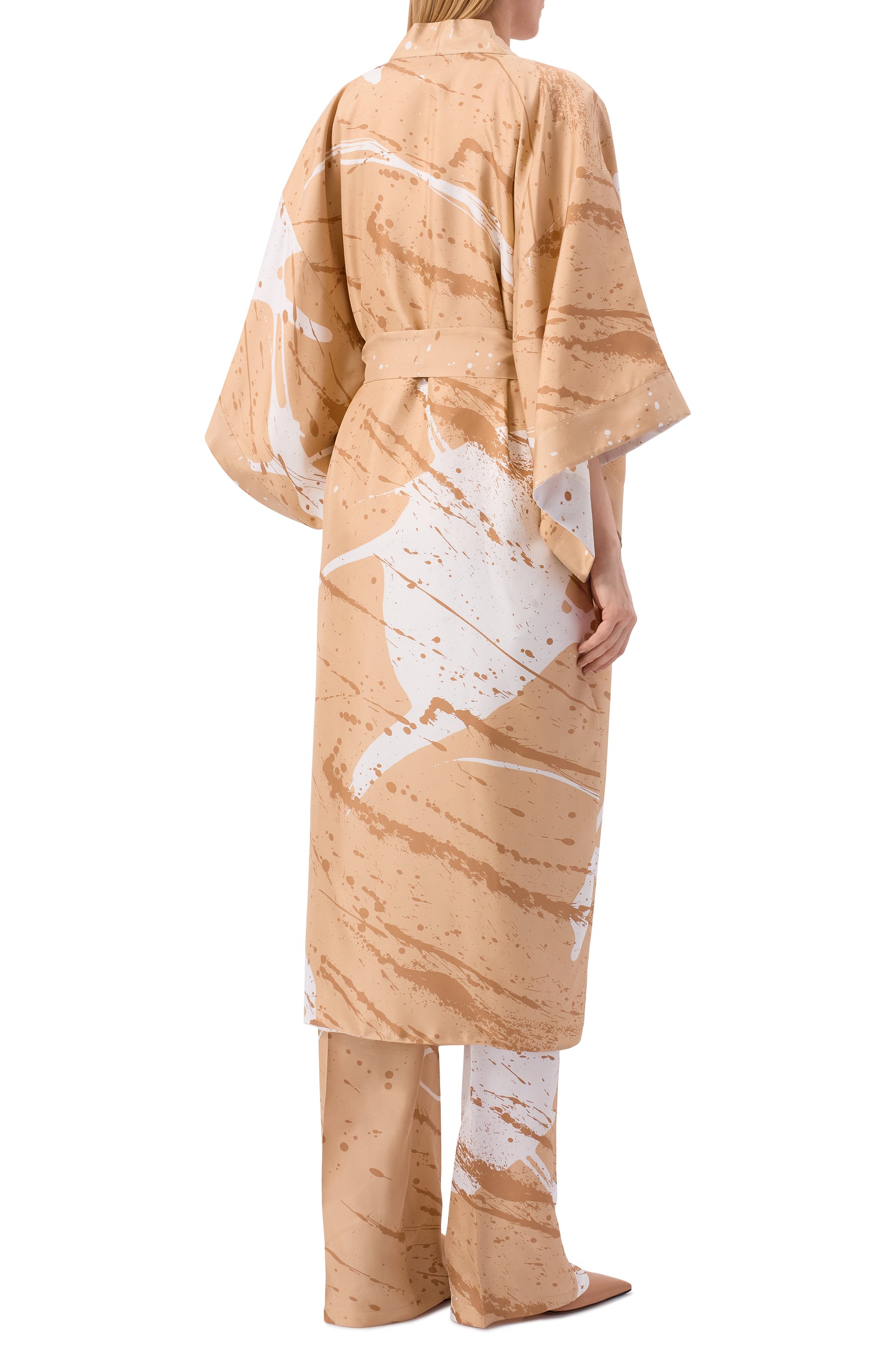 Шелковое кимоно KITON бежевого цвета по цене 450500 руб., арт. D57628K0999G05, фото 4 Шелковое кимоно KITON, арт. D57628K0999G05, фото 4