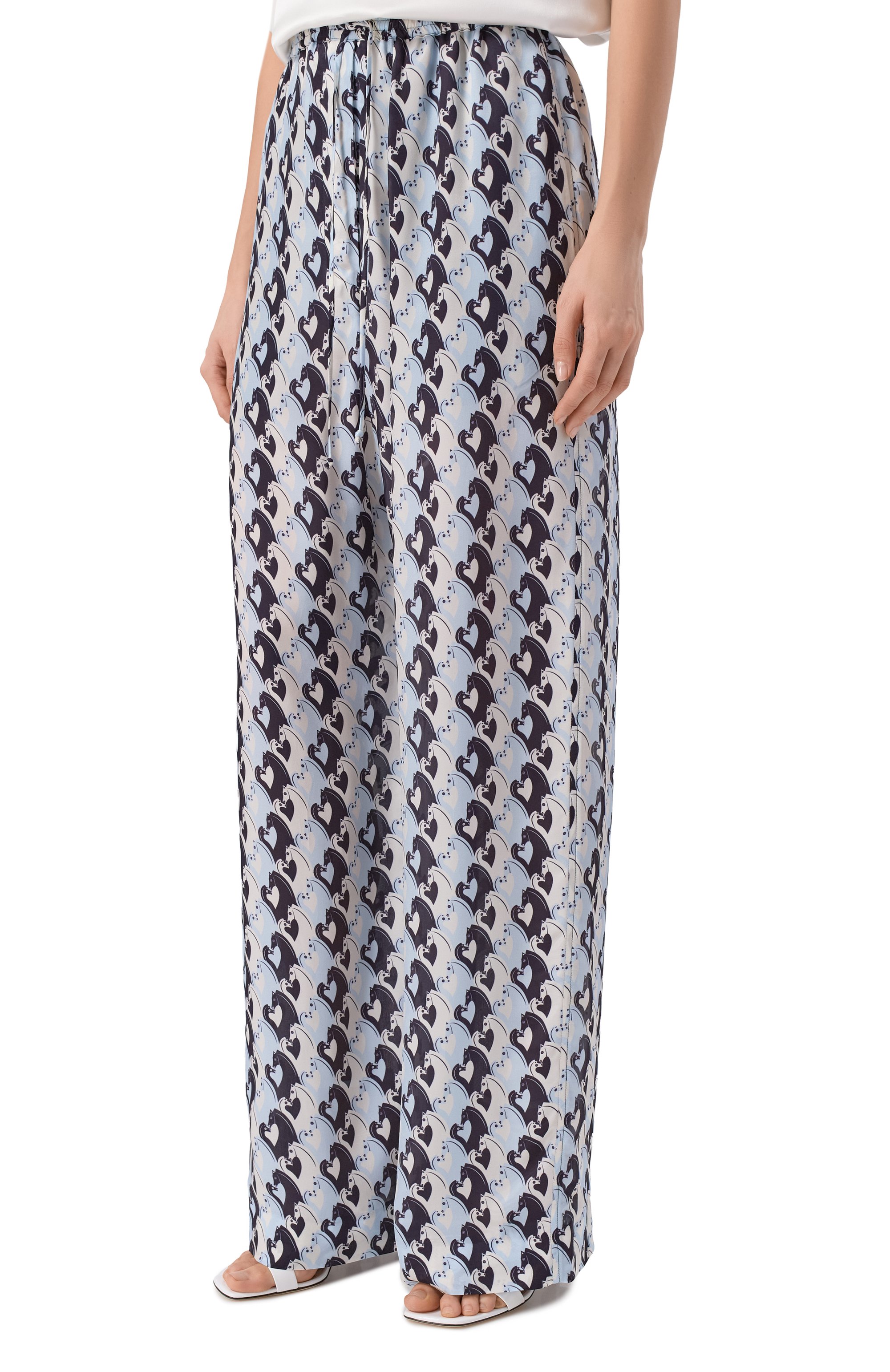 Брюки из вискозы LANVIN голубого цвета по цене 148500 руб., арт. RW-TR0035-6271-P26, фото 3 Брюки из вискозы LANVIN, арт. RW-TR0035-6271-P26, фото 3