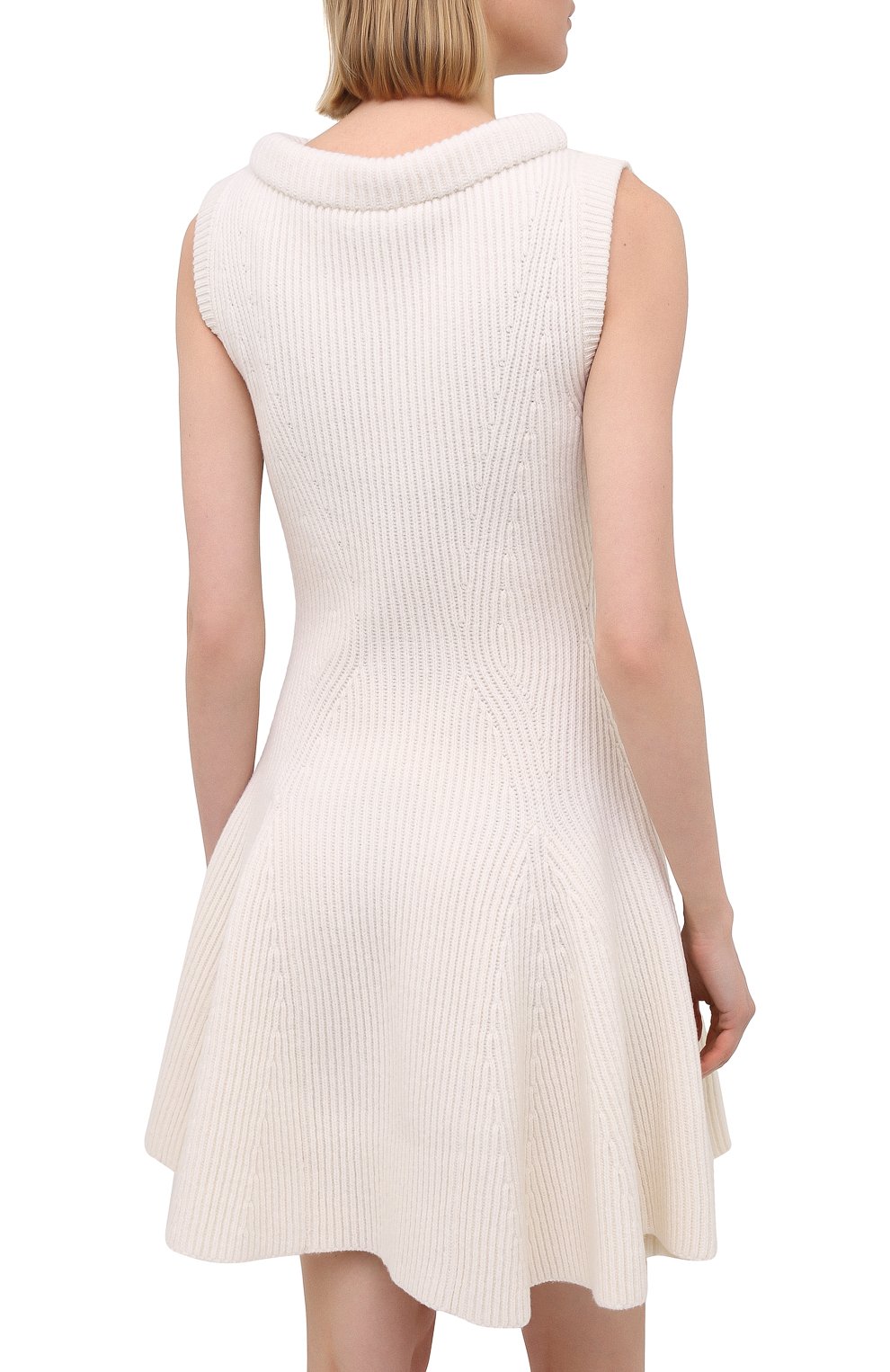 Шерстяное платье ALEXANDER MCQUEEN светло-бежевого цвета по цене 155500 руб., арт. 650342/Q1ATA, фото 4 Шерстяное платье ALEXANDER MCQUEEN, арт. 650342/Q1ATA, фото 4
