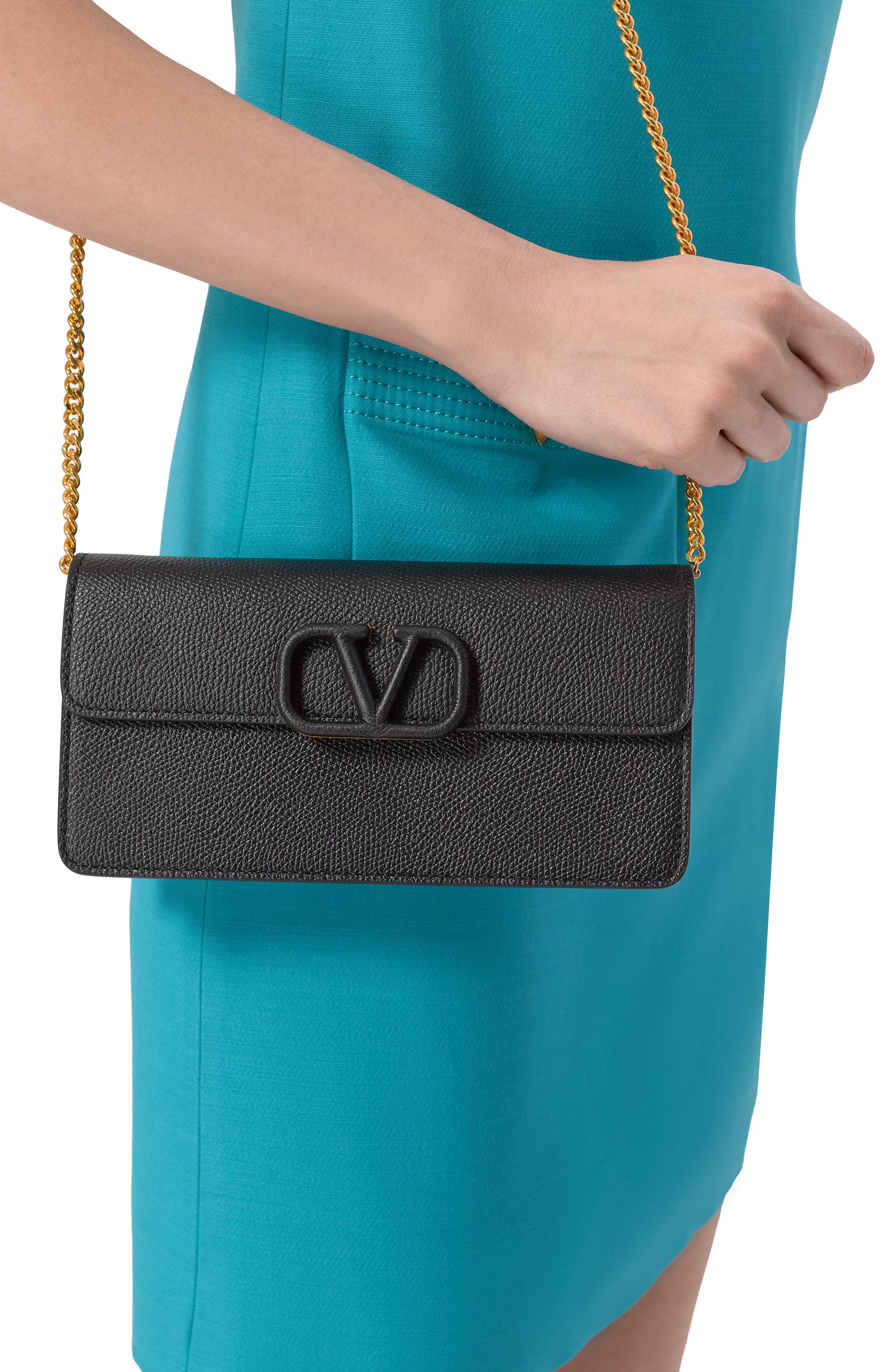 Сумка vsling VALENTINO черного цвета по цене 126000 руб., арт. 8W2P0S93/RQR, фото 2 Сумка vsling VALENTINO, арт. 8W2P0S93/RQR, фото 2