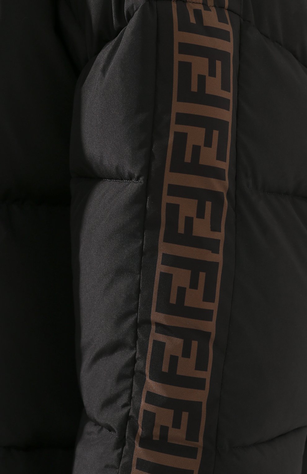 Пуховик FENDI черного цвета по цене 299500 руб., арт. FAA439 AB3P, фото 5 Пуховик FENDI, арт. FAA439 AB3P, фото 5