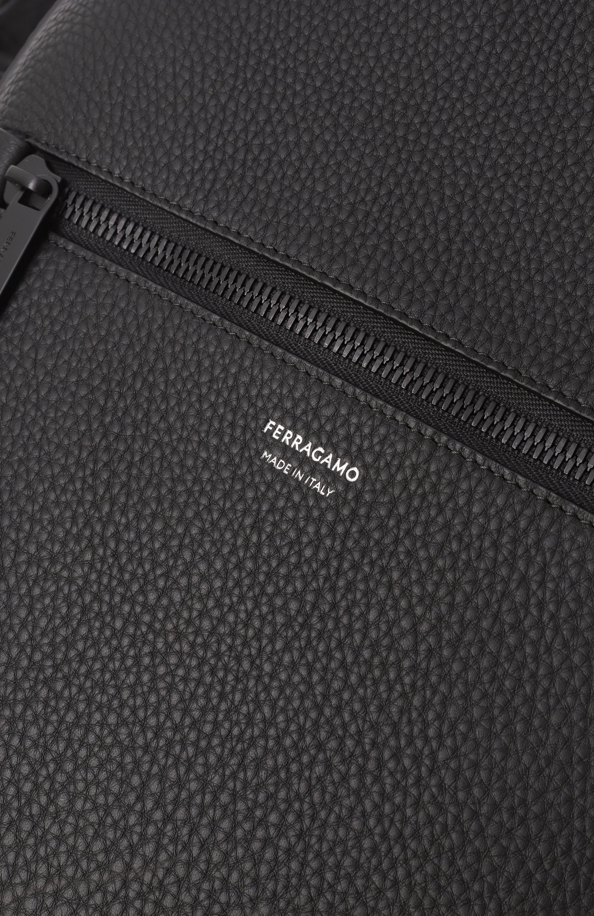 Рюкзак FERRAGAMO черного цвета по цене 261500 руб., арт. 240823/684994, фото 3 Рюкзак FERRAGAMO, арт. 240823/684994, фото 3