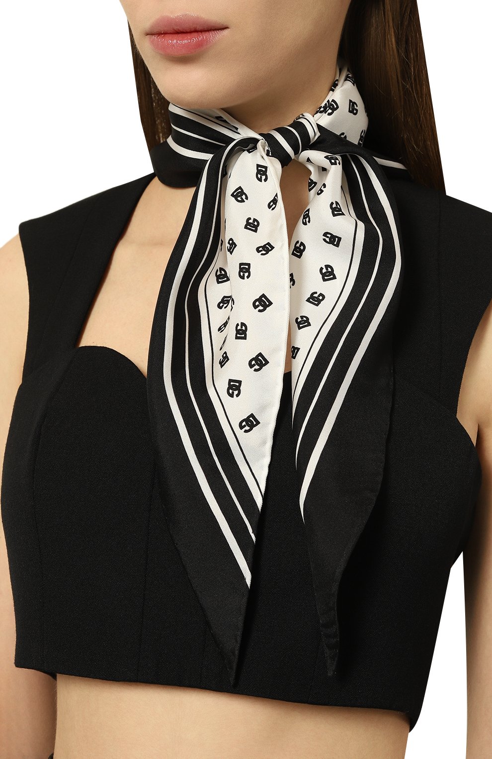 Шелковый платок DOLCE & GABBANA черно-белого цвета по цене 37000 руб., арт. FS319A/GDCQJ, фото 2 Шелковый платок DOLCE & GABBANA, арт. FS319A/GDCQJ, фото 2