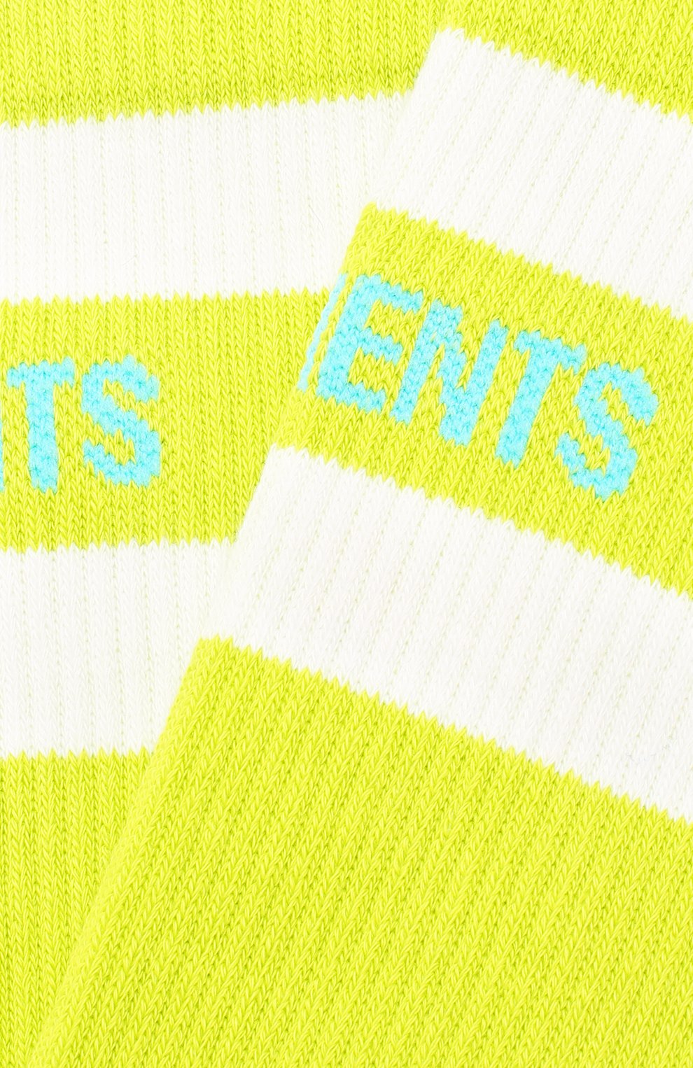 Носки VETEMENTS зеленого цвета по цене 8220 руб., арт. UAH20AC803/W, фото 2 Носки VETEMENTS, арт. UAH20AC803/W, фото 2