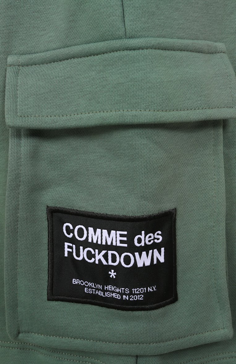 Мужские хлопковые шорты COMME DES FUCKDOWN зеленого цвета, арт. CFABM01528 | Фото 6 (Материал внешний: Хлопок, Синтетический материал; Длина Шорты М: Ниже колена; Силуэт М (брюки): Карго; Случай: Повседневный; Стили: Спорт-шик; Принт: Без принта; Детали: Декор; Автоматизация ТО: Проставлено; Автоматизация состава: Проставлено)
