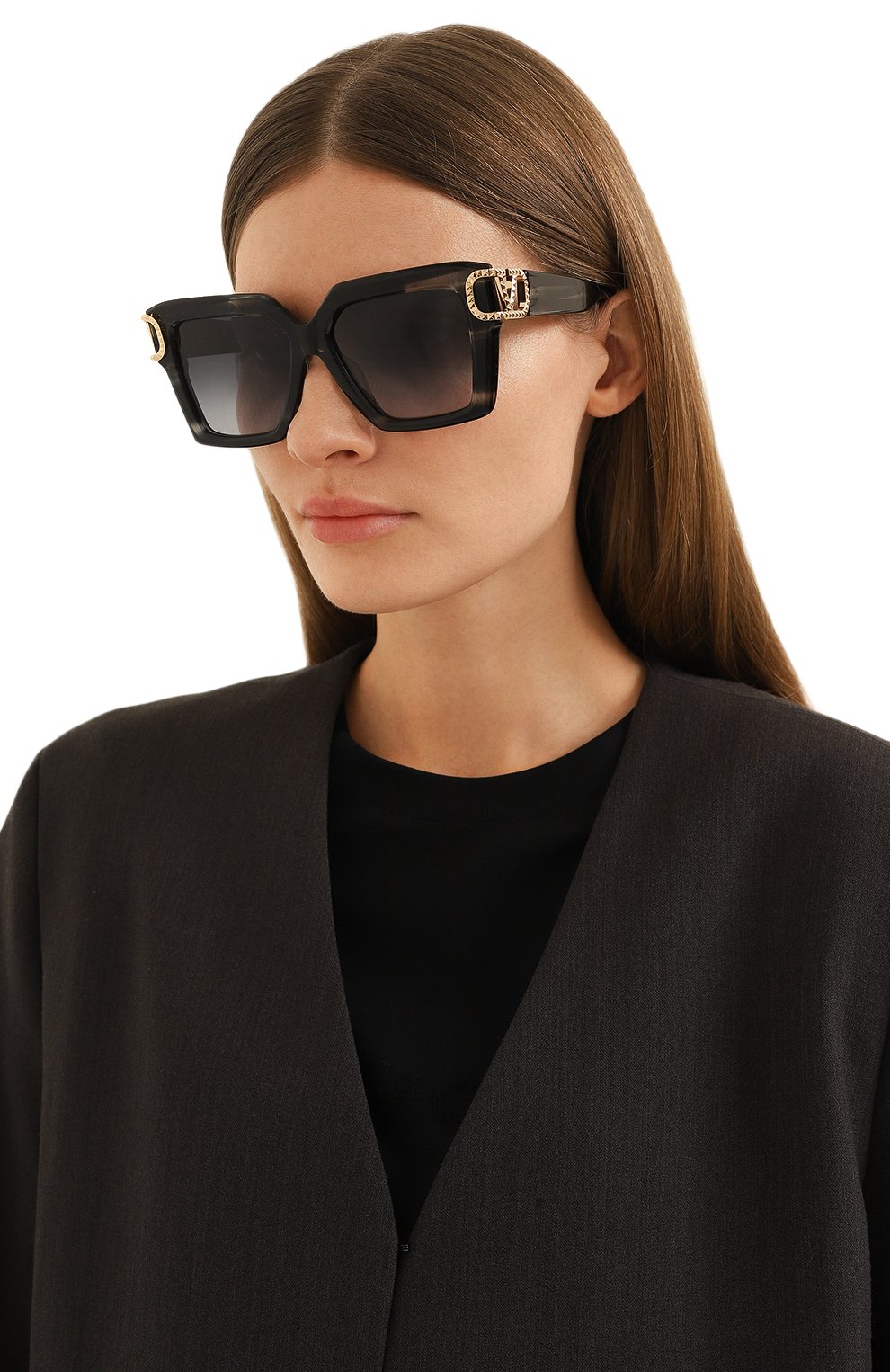 Солнцезащитные очки VALENTINO черного цвета по цене 86750 руб., арт. VLS-107A, фото 2 Солнцезащитные очки VALENTINO, арт. VLS-107A, фото 2