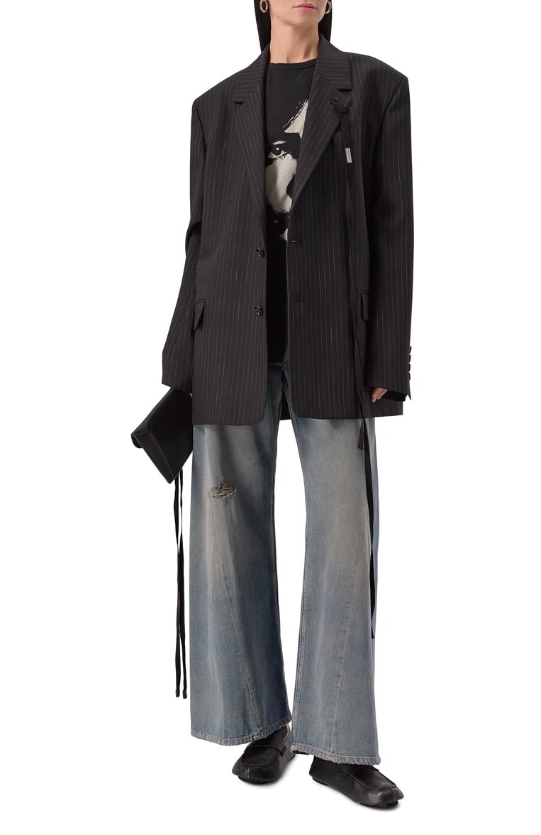 Женский шерстяной жакет ANN DEMEULEMEESTER черного цвета, арт. 2402-W-JA15-FA516-D0091 | Фото 2 (Рукава: Длинные; Длина (для топов): Удлиненные; Материал внешний: Шерсть; Материал подклада: Вискоза; 1-2-бортные: Однобортные; Женское Кросс-КТ: Жакет-одежда; Стили: Минимализм)