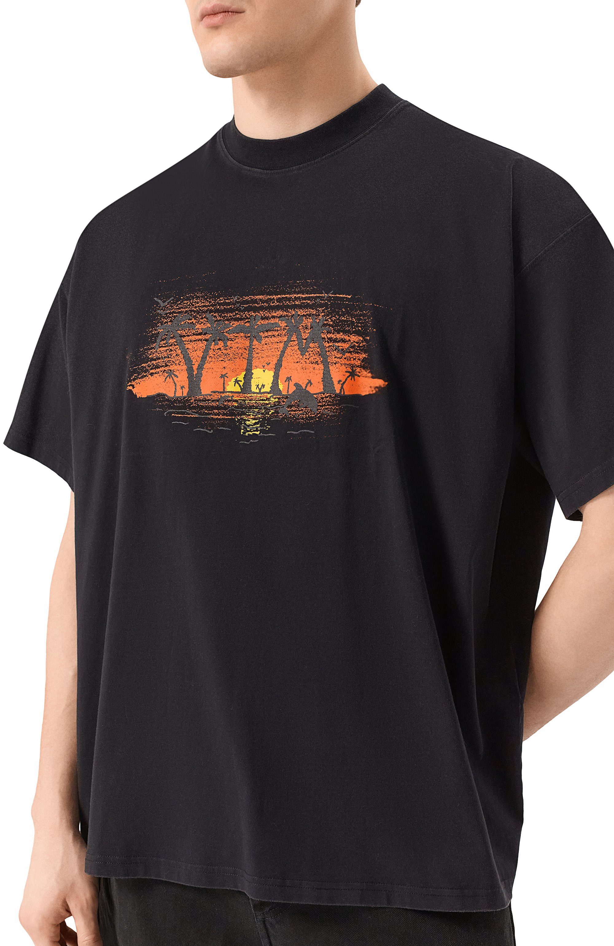 Хлопковая футболка VETEMENTS черного цвета по цене 69700 руб., арт. UA66TR720B, фото 9 Хлопковая футболка VETEMENTS, арт. UA66TR720B, фото 9