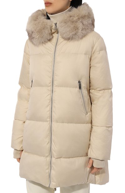 Пуховик с отделкой из меха песца MAX AND MOI кремового цвета по цене 94150 руб., арт. DAV0, фото 3 Пуховик с отделкой из меха песца MAX AND MOI, арт. DAV0, фото 3