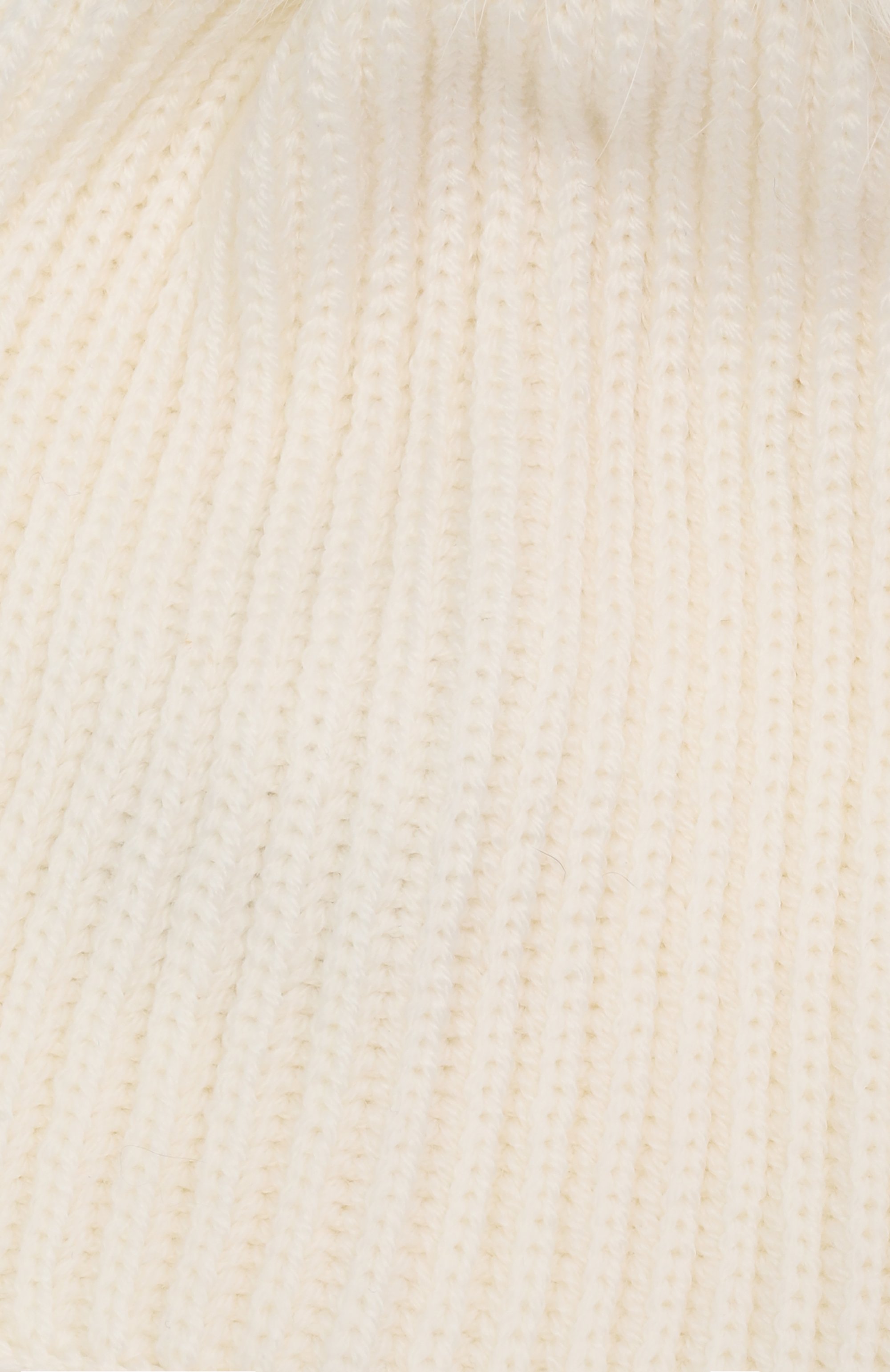 Шерстяная шапка CATYA молочного цвета по цене 19950 руб., арт. 529583, фото 3 Шерстяная шапка CATYA, арт. 529583, фото 3