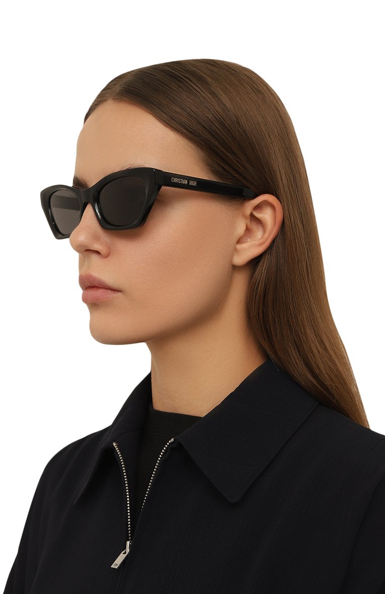 Женские солнцезащитные очки DIOR EYEWEAR черного цвета, арт. DI0RMIDNIGHT B1I 10A0 | Фото 2 (Тип очков: С/з; Материал: Пластик; Региональные ограничения белый список (Axapta Mercury): Не проставлено; Нос: Не проставлено; Оптика Гендер: оптика-женское; Очки форма: Cat-eye)