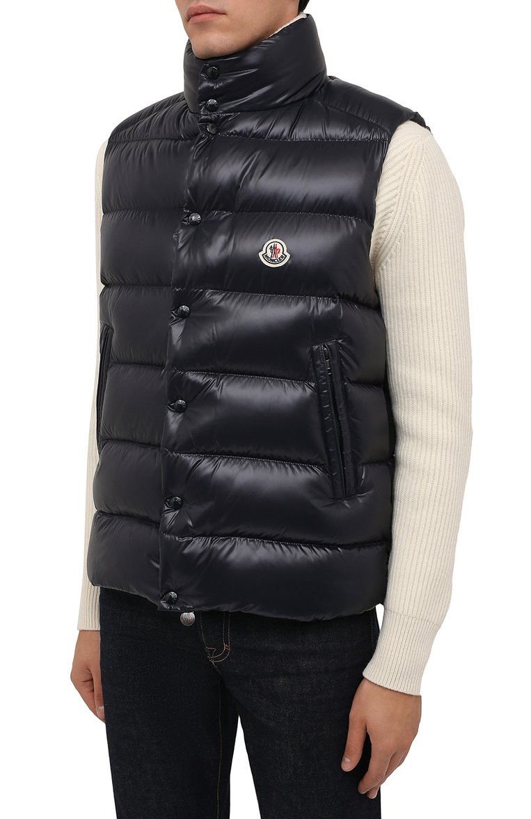 Мужской пуховый жилет tibb MONCLER темно-синего цвета, арт. G2-091-1A000-96-68950 | Фото 3 (Материал внешний: Синтетический материал; М�атериал подклада: Синтетический материал; Материал утеплителя: Пух и перо; Длина (верхняя одежда): Короткие; Кросс-КТ: Куртка, Пуховик; Стили: Спорт-шик; Драгоценные камни: Проставлено; Материал сплава: Проставлено; Мужское Кросс-КТ: жилеты-объемные)