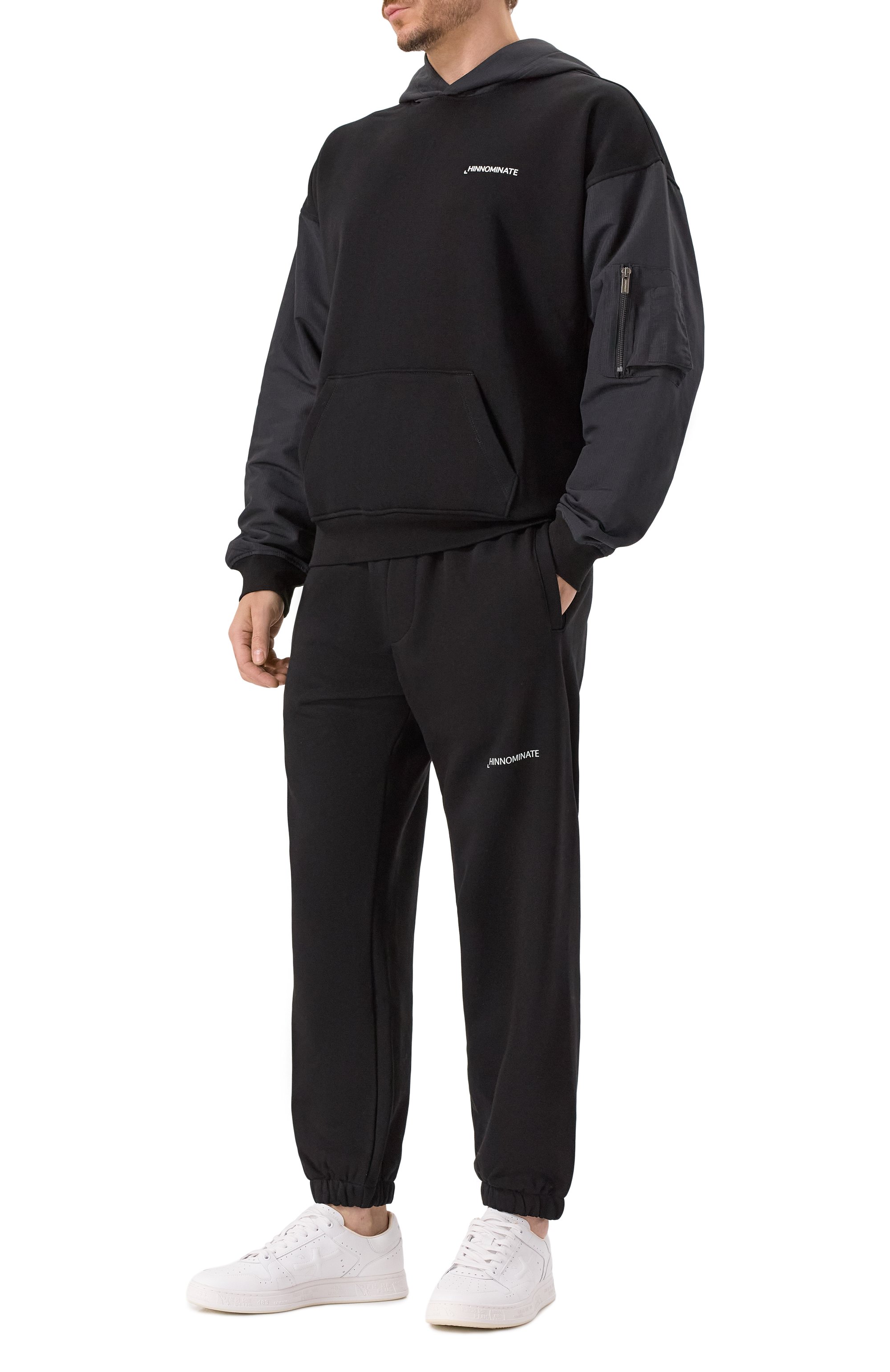 Хлопковые джоггеры HINNOMINATE черного цвета по цене 15900 руб., арт. HMABM01375, фото 2 Хлопковые джоггеры HINNOMINATE, арт. HMABM01375, фото 2