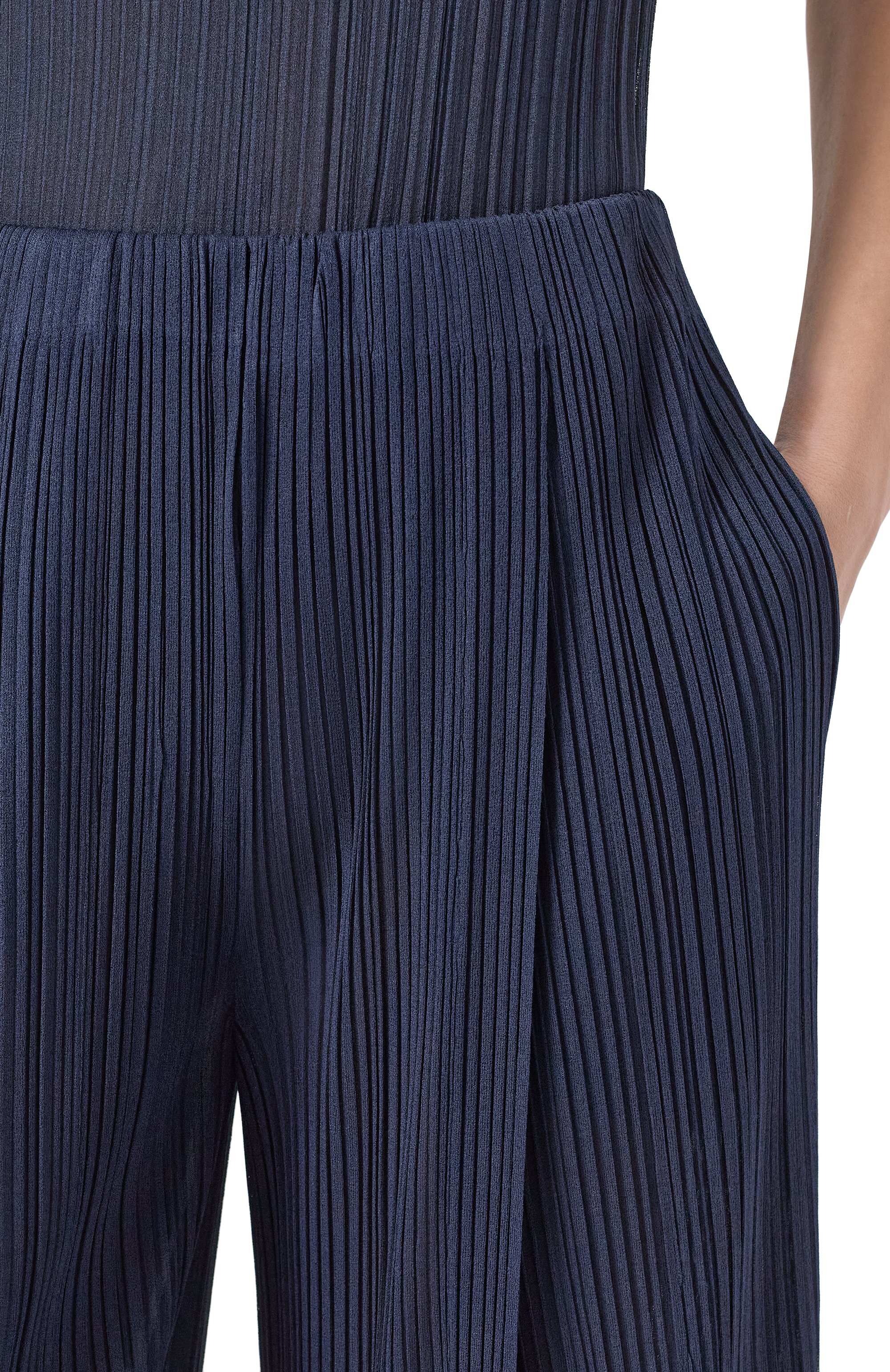 Брюки GIORGIO ARMANI синего цвета по цене 172500 руб., арт. GW003215/AF23439, фото 5 Брюки GIORGIO ARMANI, арт. GW003215/AF23439, фото 5