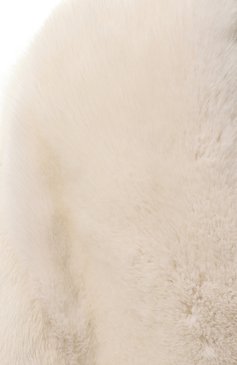 Женский косынка из меха норки VICTORIA KUSENKOVA светло-бежевого цвета, арт. 041200012032 | Фото 4 (Материал: Натуральный мех; Нос: Не проставлено; Материал сплава: Проставлено)