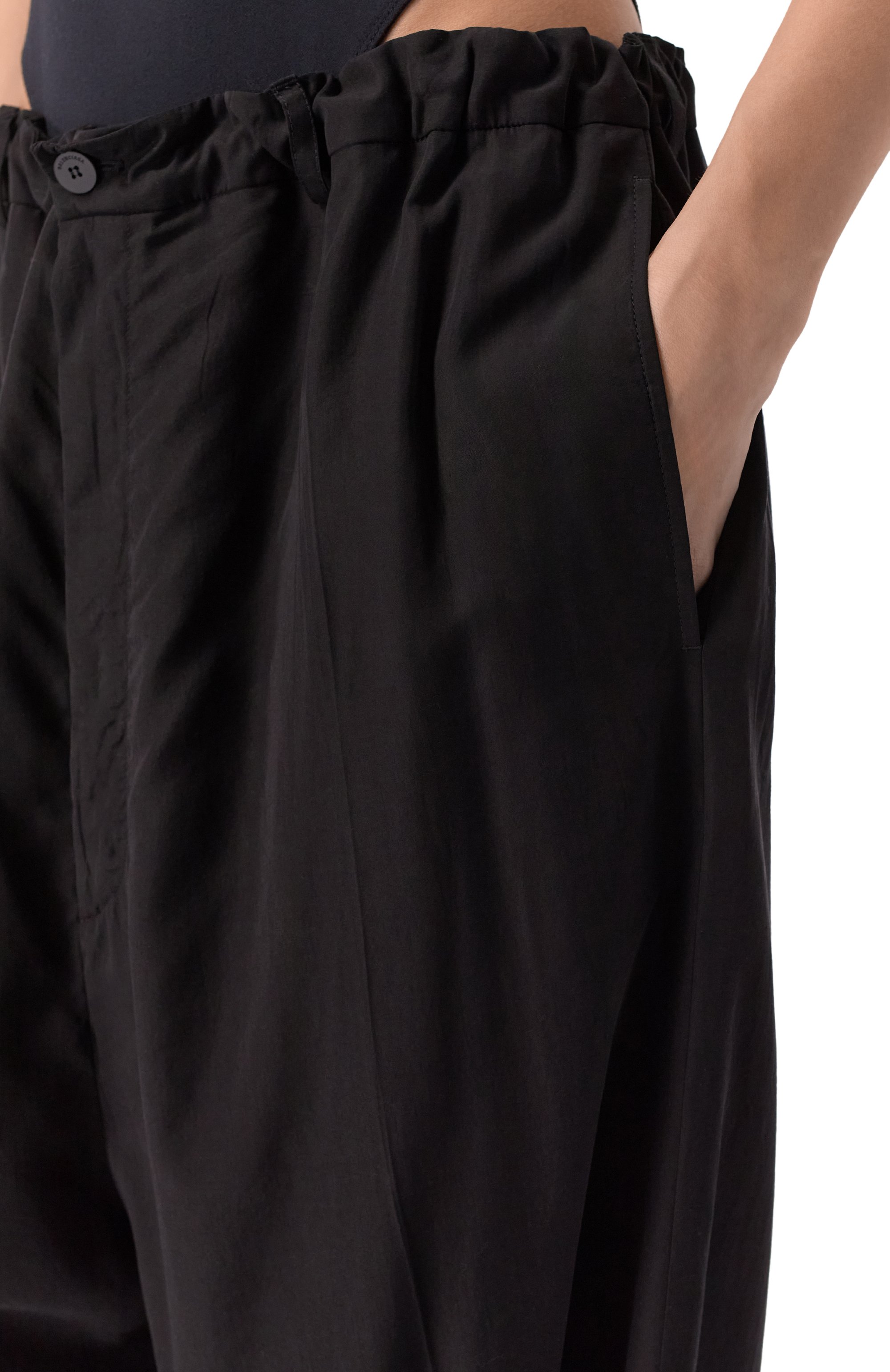 Брюки BALENCIAGA черного цвета по цене 144500 руб., арт. 794738/TF002, фото 5 Брюки BALENCIAGA, арт. 794738/TF002, фото 5