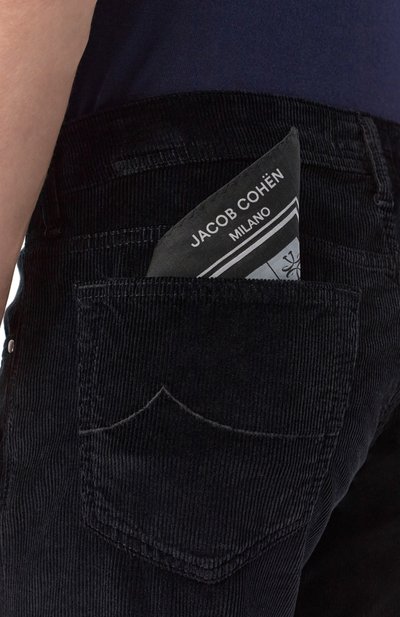 Вельветовые брюки JACOB COHEN черного цвета по цене 58850 руб., арт. JUM_QE004 054 S3653 TR, фото 5 Вельветовые брюки JACOB COHEN, арт. JUM_QE004 054 S3653 TR, фото 5
