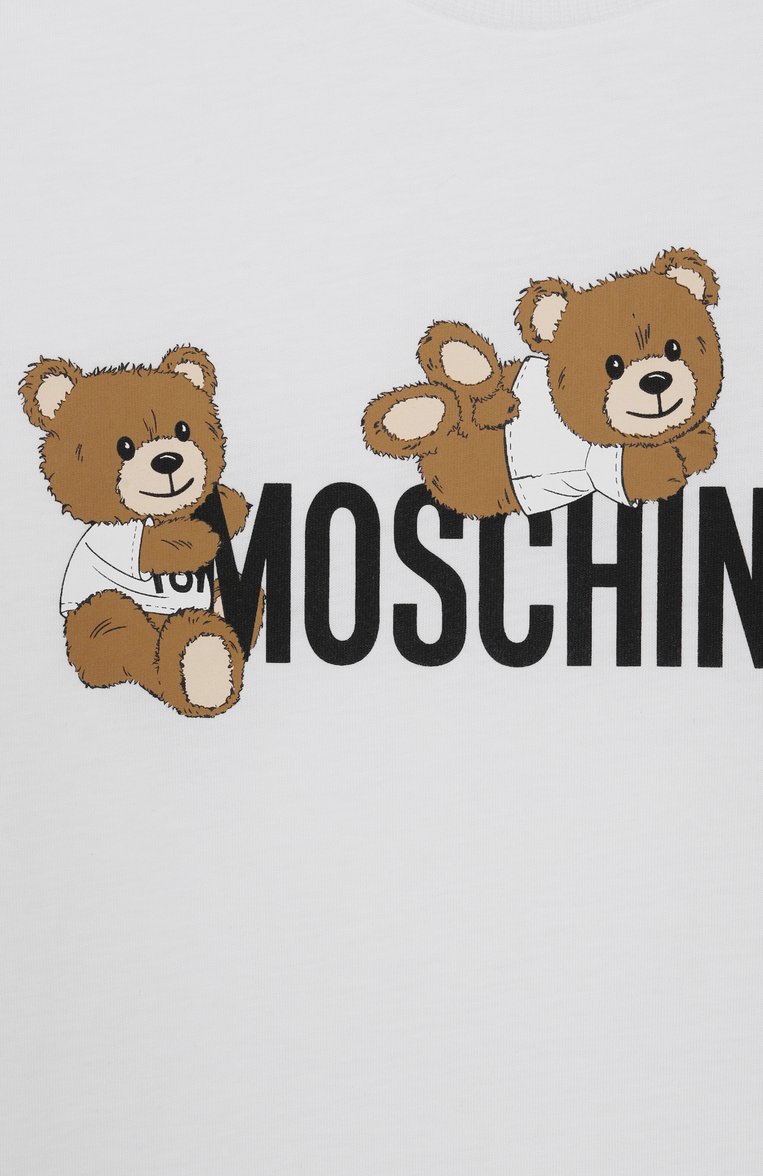 Мужского хлопковая футболка MOSCHINO белого цвета, арт. HUM059/LAA23/10-14 | Фото 3 (Материал внешний: Хлопок; Региональные ограничения белый список (Axapta Mercury): Не проставлен�о; Нос: Не проставлено; Мальчики Кросс-КТ: Футболка-одежда; Девочки Кросс-КТ: футболка-одежда; Ростовка одежда: 10 - 11 лет | 140 - 146см, 12 лет | 152 см)