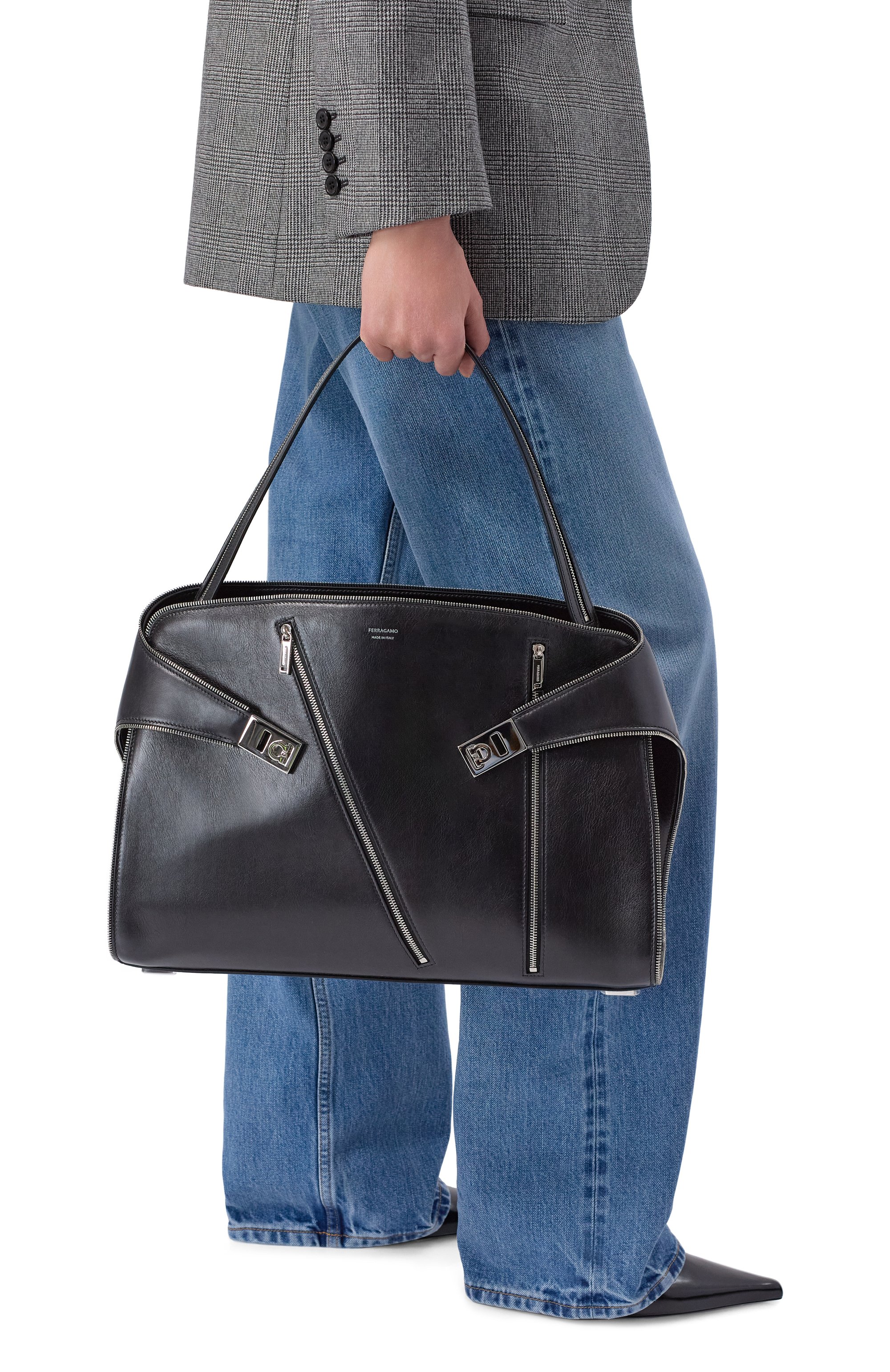 Сумка hug medium FERRAGAMO, арт. 21A406/787, фото 2