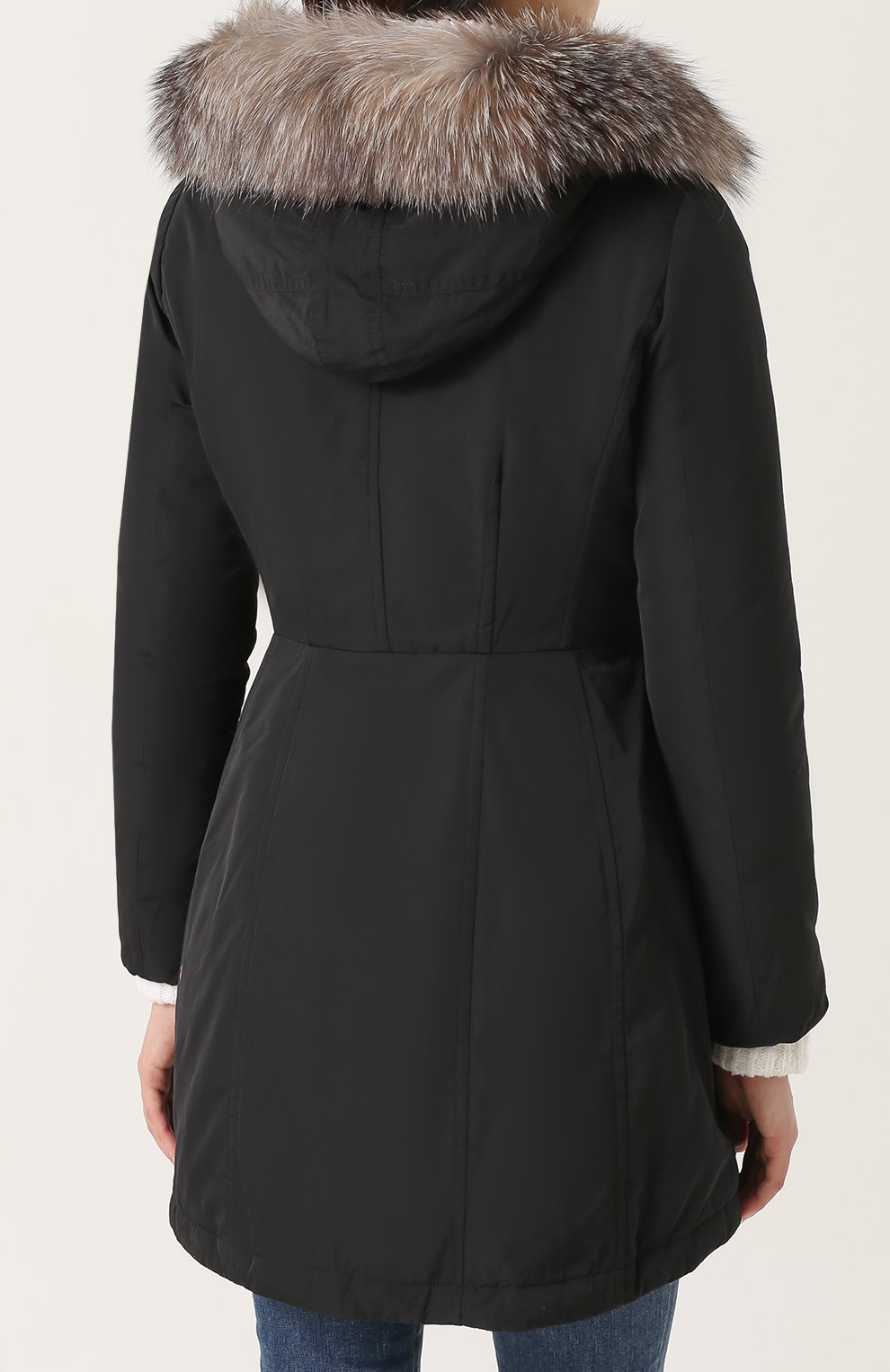Приталенная пуховая парка с меховой отделкой MONCLER, арт. C2-093-49868-25-57136, фото 4