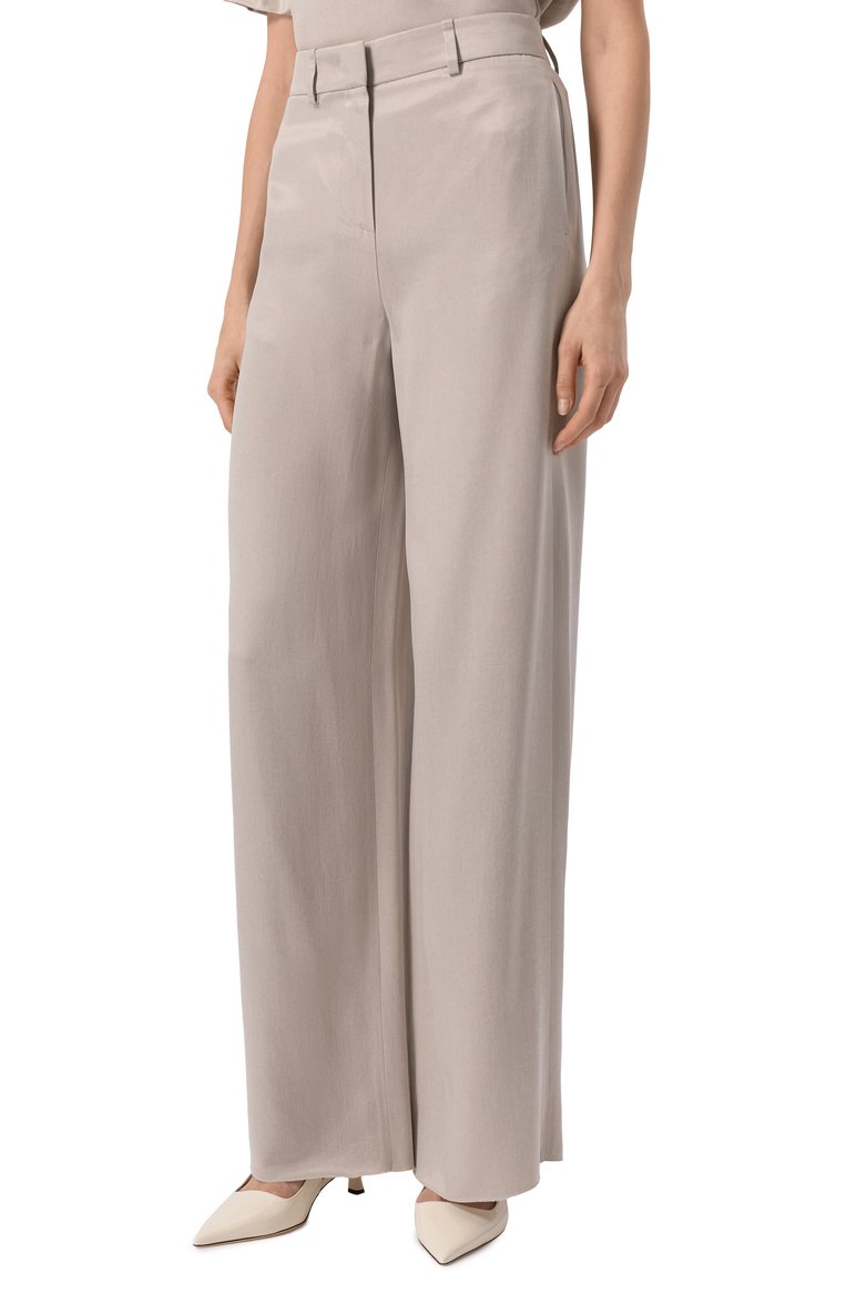 Женские брюки GIORGIO ARMANI светло-серого цвета, арт. GW000621/TE13750 | Фото 3 (Материал сплава: Проставлено; Драгоценные камни: Проставлено; Длина (брюки, джинсы): Удлиненные; Материал внешний: Купро, Вискоза; Женское Кросс-КТ: Брюки-одежда; Силуэт Ж (брюки и джинсы): Широкие; Кросс-КТ: костюм; Стили: Кэжуэл)