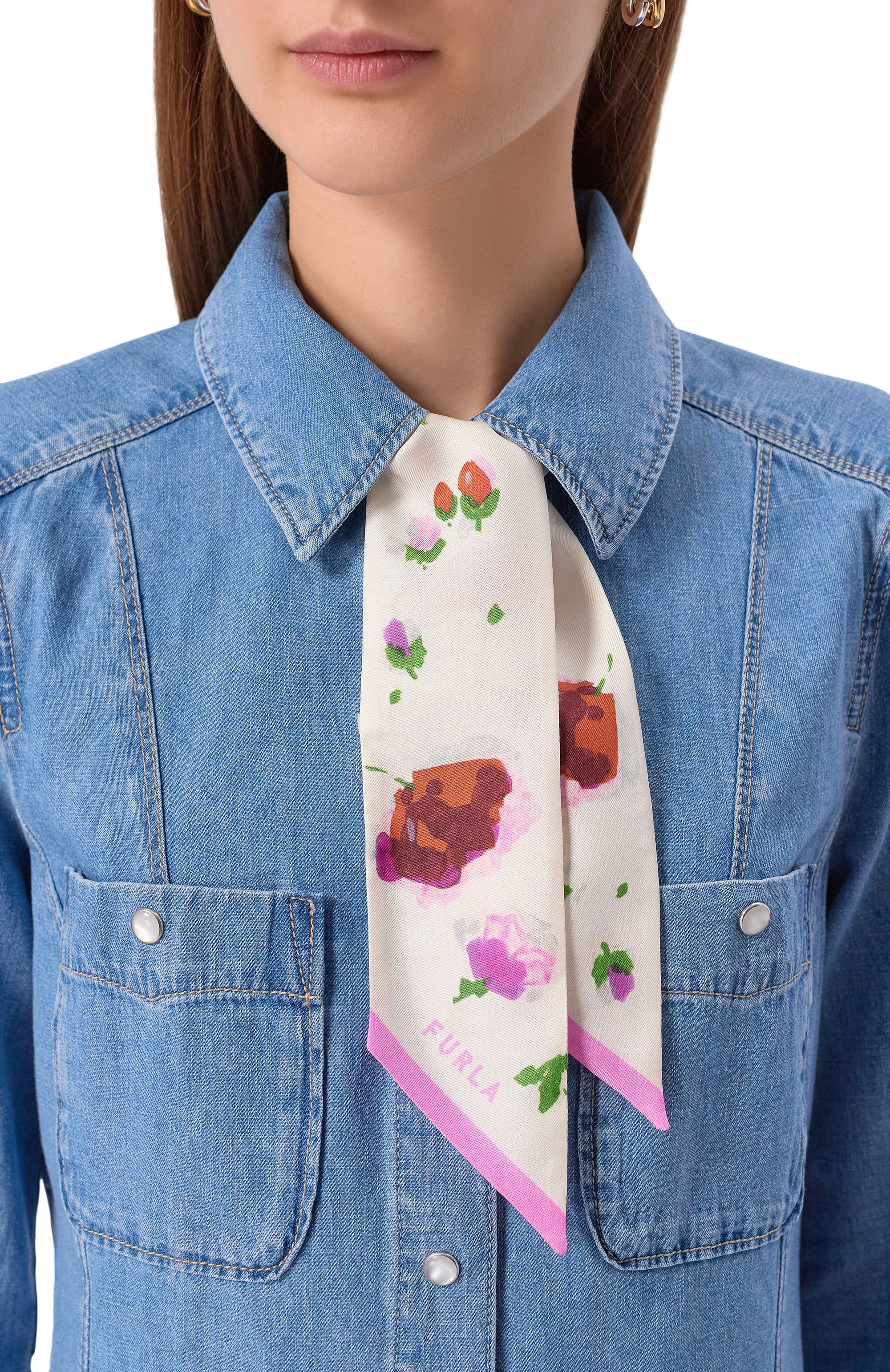 Шелковый шарф-твилли FURLA белого цвета по цене 9000 руб., арт. WT00022/BX3856, фото 2 Шелковый шарф-твилли FURLA, арт. WT00022/BX3856, фото 2