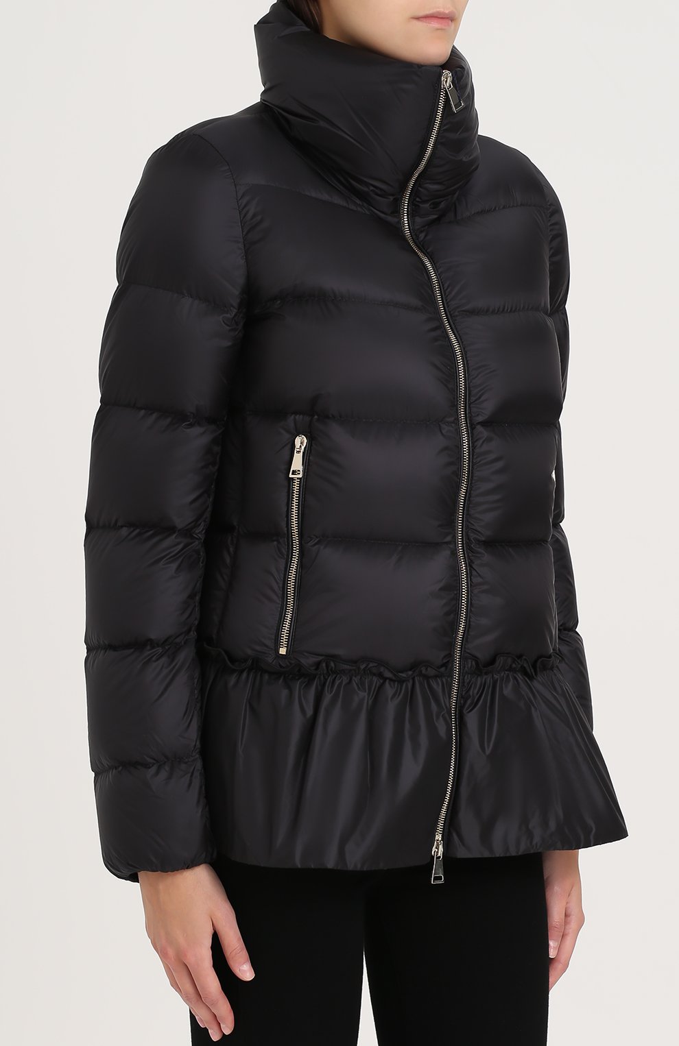 Стеганый пуховик с воротником-стойкой MONCLER черного цвета по цене 99500 руб., арт. C2-093-46384-49-53048, фото 3 Стеганый пуховик с воротником-стойкой MONCLER, арт. C2-093-46384-49-53048, фото 3