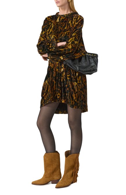 Женские замшевые казаки duerto 40 ISABEL MARANT светло-коричневого цвета, арт. 25PB00003FC/C1A06S | Фото 2 (Каблук высота: Низкий; Драгоценные камни: Проставлено; Подошва: Плоская; Материал сплава: Проставлено; Материал внутренний: Натуральная кожа; Высота голенища: Низкие; Материал внешний: Натуральная кожа)
