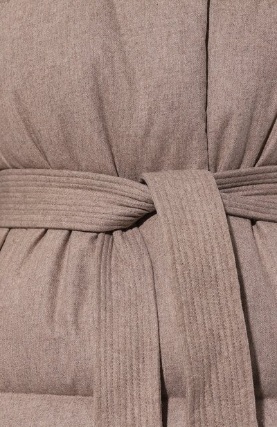 Пуховик HETREGO бежевого цвета по цене 96350 руб., арт. 8N740/R0SALIE, фото 5 Пуховик HETREGO, арт. 8N740/R0SALIE, фото 5