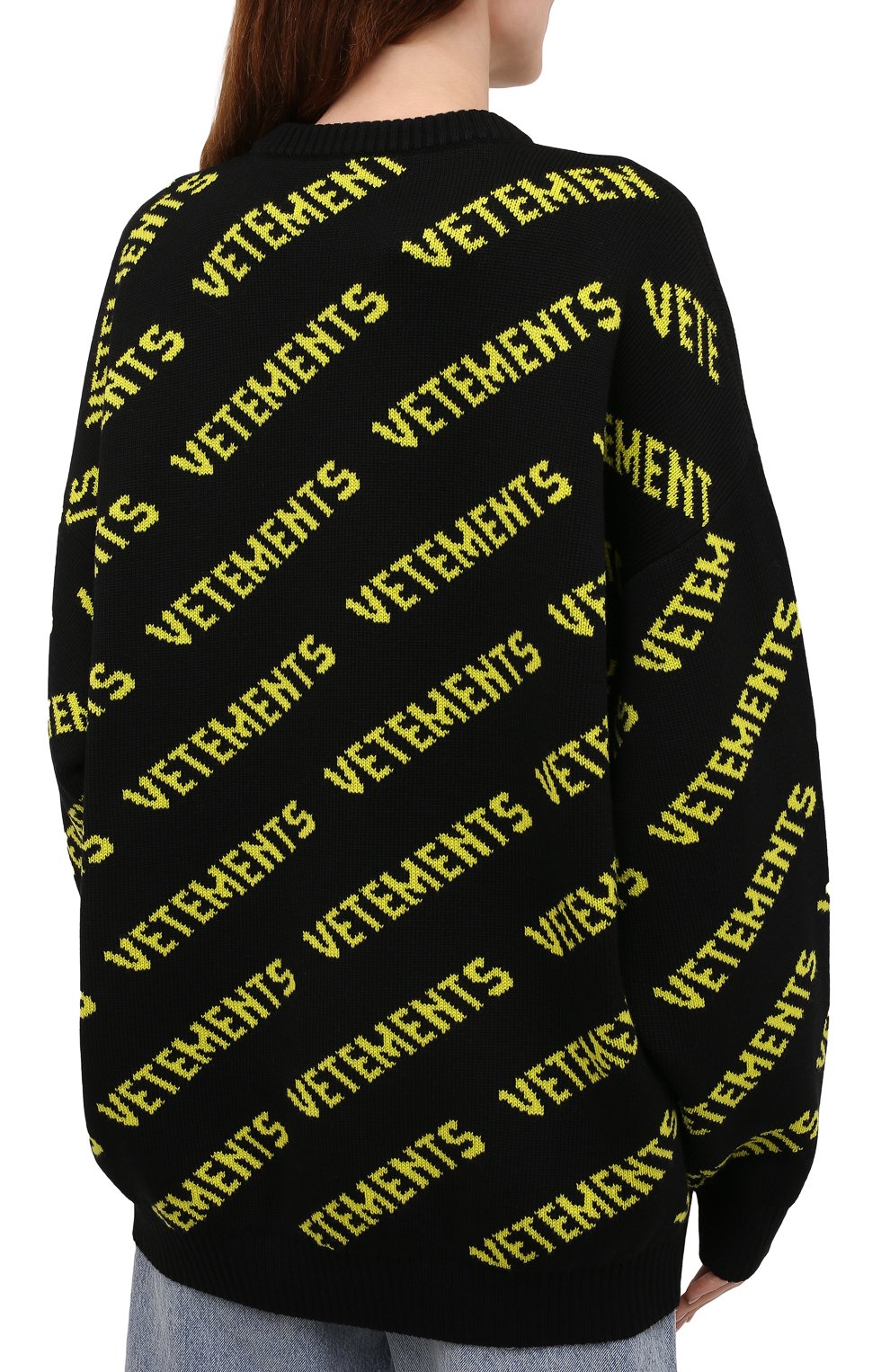 Шерстяной свитер VETEMENTS черного цвета по цене 96550 руб., арт. UA52KN600B 2901/W, фото 4 Шерстяной свитер VETEMENTS, арт. UA52KN600B 2901/W, фото 4