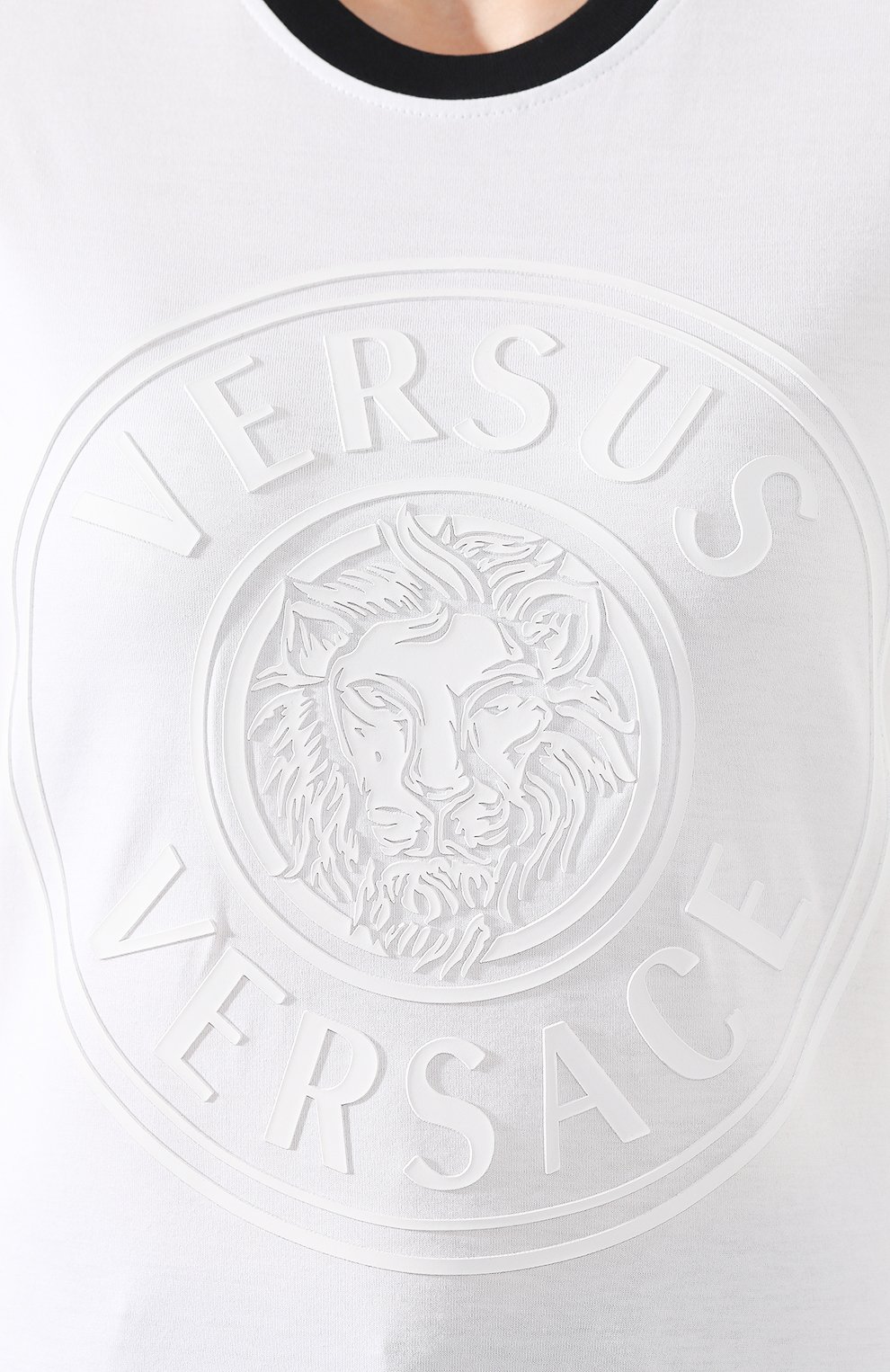 Хлопковая футболка VERSUS VERSACE белого цвета по цене 27650 руб., арт. BD90679/BJ10388, фото 5 Хлопковая футболка VERSUS VERSACE, арт. BD90679/BJ10388, фото 5
