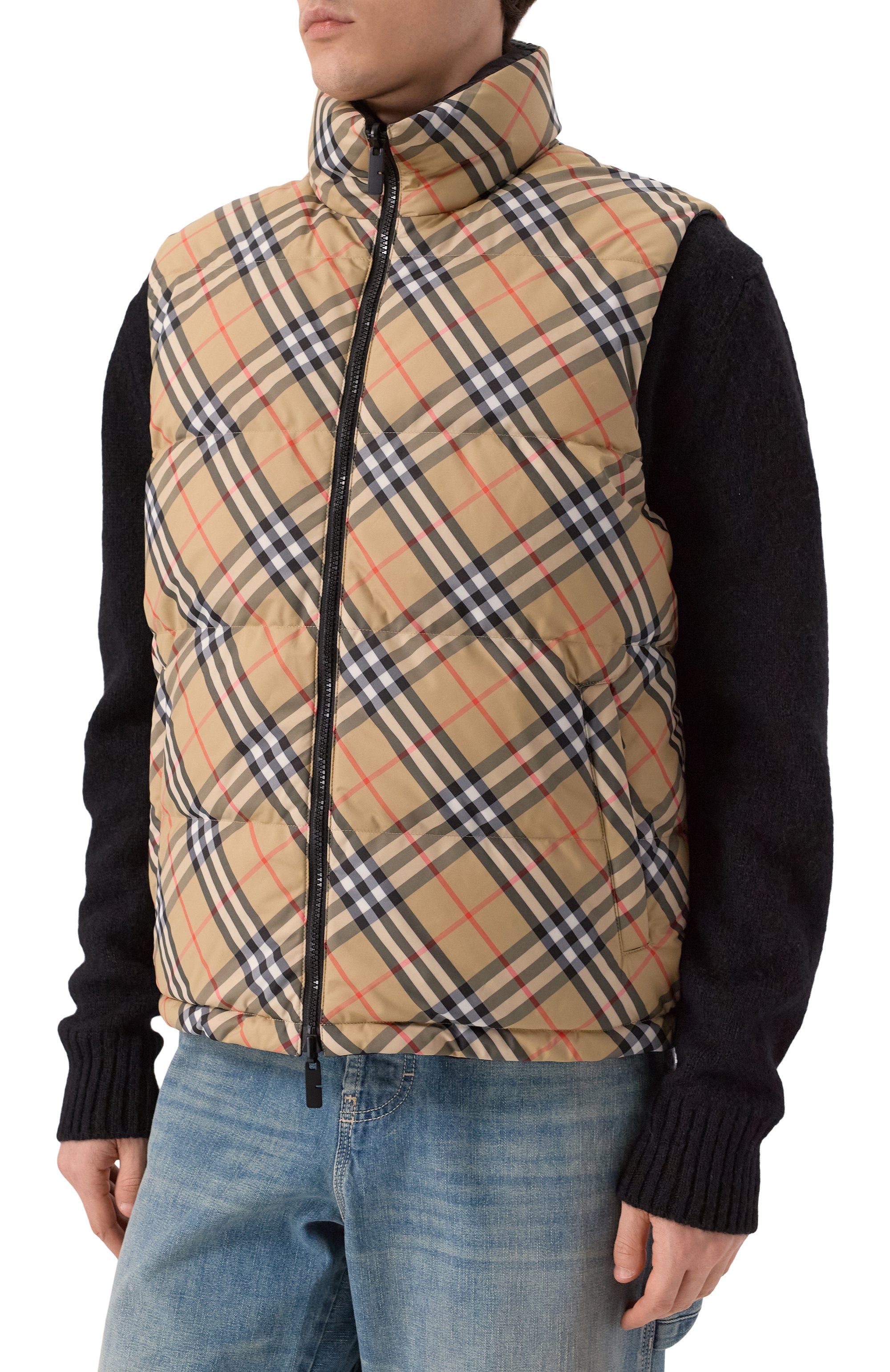 Двусторонний пуховый жилет BURBERRY бежевого цвета по цене 208000 руб., арт. 8110200, фото 3 Двусторонний пуховый жилет BURBERRY, арт. 8110200, фото 3