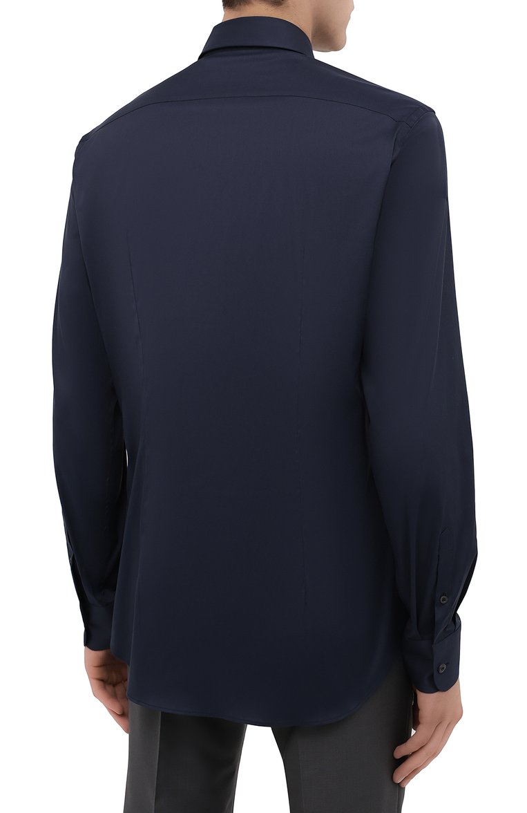 Мужская хлопковая сорочка PRADA синего цвета, арт. UCM608-F62-F0008 | Фото 4 (Материал внешний: Хлопок; Рукава: Длинные; Длина (для топов): Стандартные; Случай: Формальный; Стили: Классический; Воротник: Кент; Принт: Однотонные; Манжеты: На пуговицах; Региональные ограничения белый список (Axapta Mercury): Не проставлено; Автоматизация состава: Проставлено; Автоматизация ТО: Проставлено; Детали: Без декора)