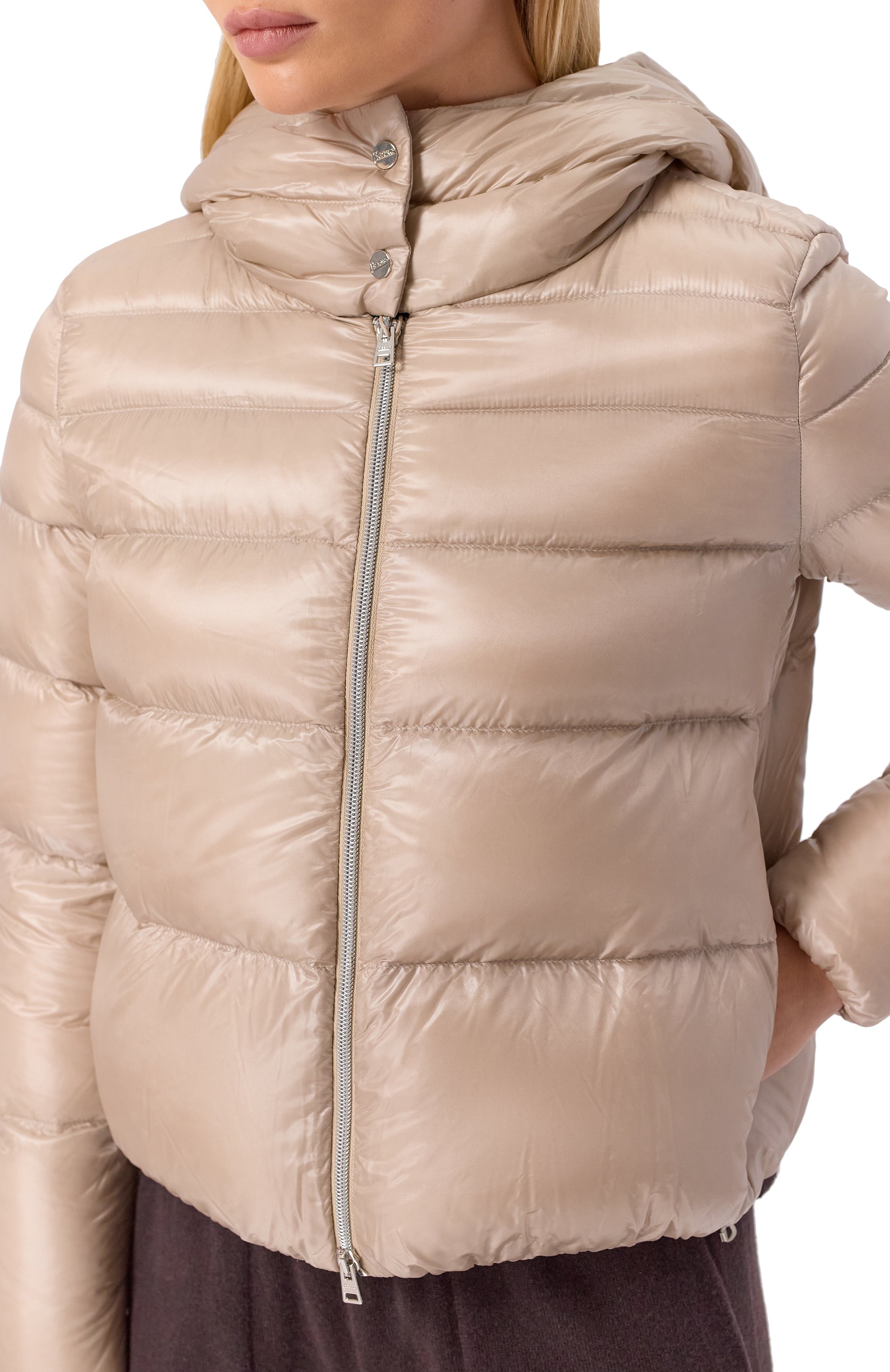 Пуховик HERNO бежевого цвета по цене 85300 руб., арт. PI00124DR/12017Z, фото 5 Пуховик HERNO, арт. PI00124DR/12017Z, фото 5