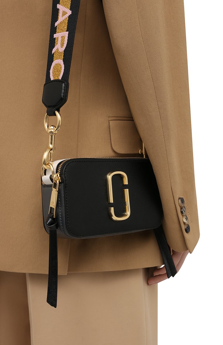 Женская сумка snapshot small MARC JACOBS (THE) черного цвета, арт. M0014146 | Фото 2 (Материал: Натуральная кожа; Ремень/цепочка: На ремешке; Сумки-технические: Сумки через плечо; Размер: small; Драгоценные камни: Проставлено; Материал сплава: Проставлено)