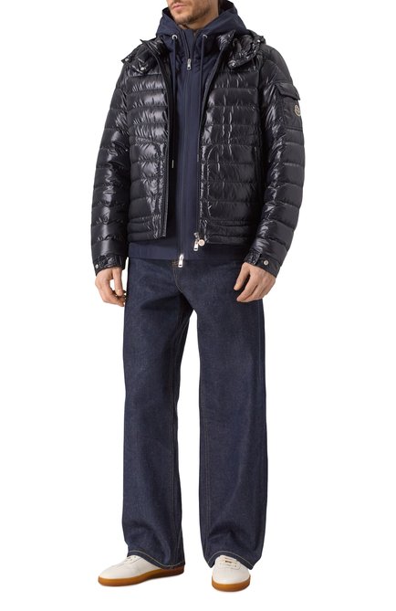 Мужская куртка MONCLER темно-синего цвета, арт. 1A00020/595ZJ | Фото 2 (Длина (верхняя одежда): Короткие; Материал внешний: Синтетический материал; Материал подклада: Синтетический материал; Драгоценные камни: Проставлено; Рукава: Длинные; Материал сплава: Проставлено)