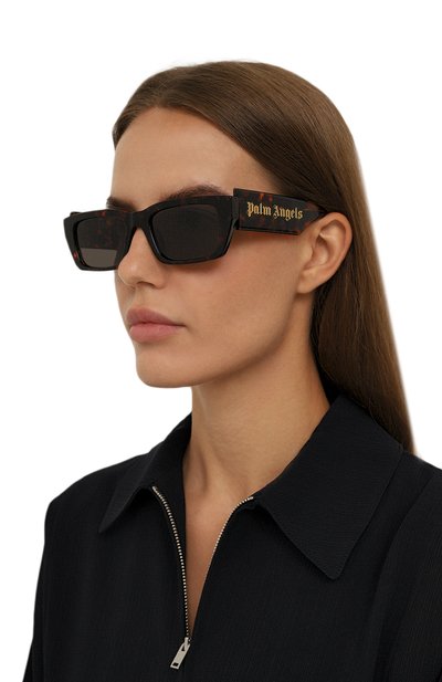 Солнцезащитные очки PALM ANGELS коричневого цвета по цене 43550 руб., арт. PALM/DARK HAVANA DARK GREY, фото 2 Солнцезащитные очки PALM ANGELS, арт. PALM/DARK HAVANA DARK GREY, фото 2