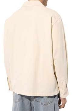 Мужская вельветовая рубашка CARNE BOLLENTE кремового цвета, арт. AW23LS0204 | Фото 4 (Рукава: Длинные; Длина (для топов): Стандартные; Материал внешний: Хлопок; Принт: С принтом; Манжеты: На пуговицах; Случай: Повседневный; Стили: Гранж; Воротник: Отложной)