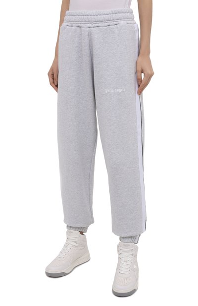 Хлопковые джоггеры PALM ANGELS светло-серого цвета по цене 52350 руб., арт. PWCH006F21FLE0010801, фото 3 Хлопковые джоггеры PALM ANGELS, арт. PWCH006F21FLE0010801, фото 3
